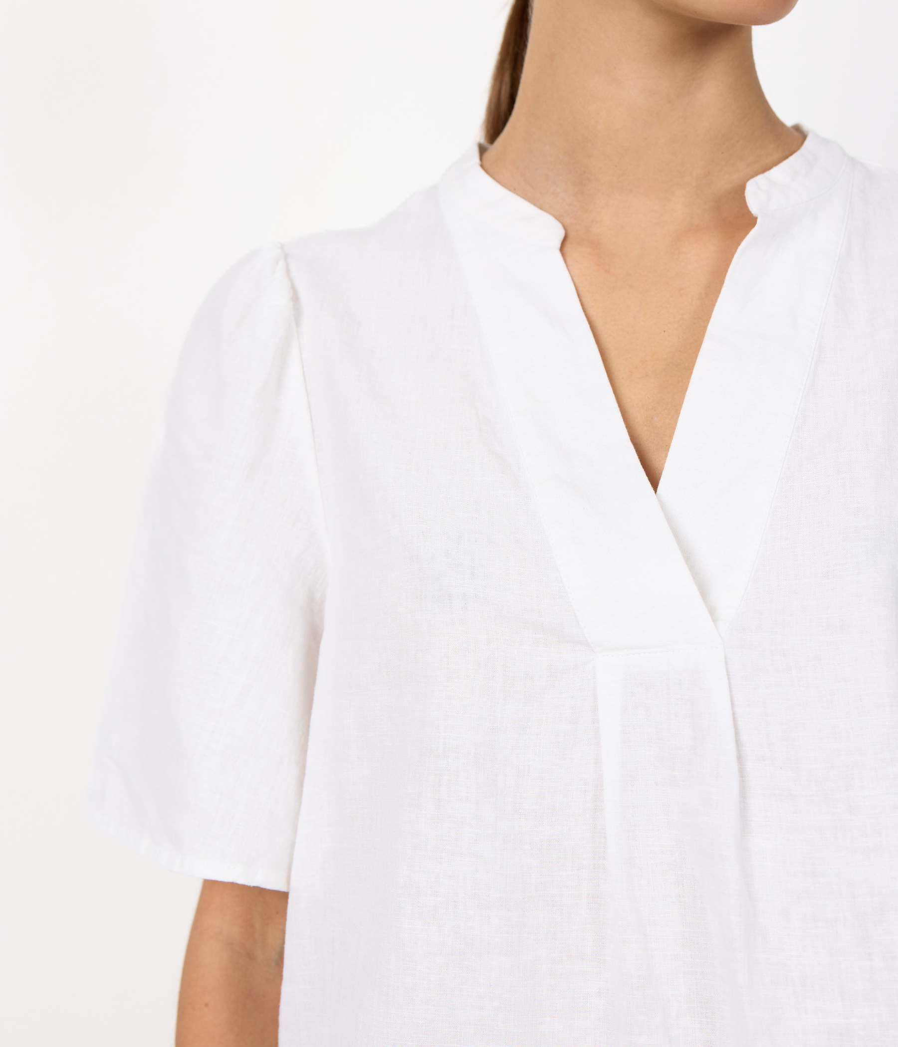 LR-NAJA 32 (1000 White) - D.O. Design Only