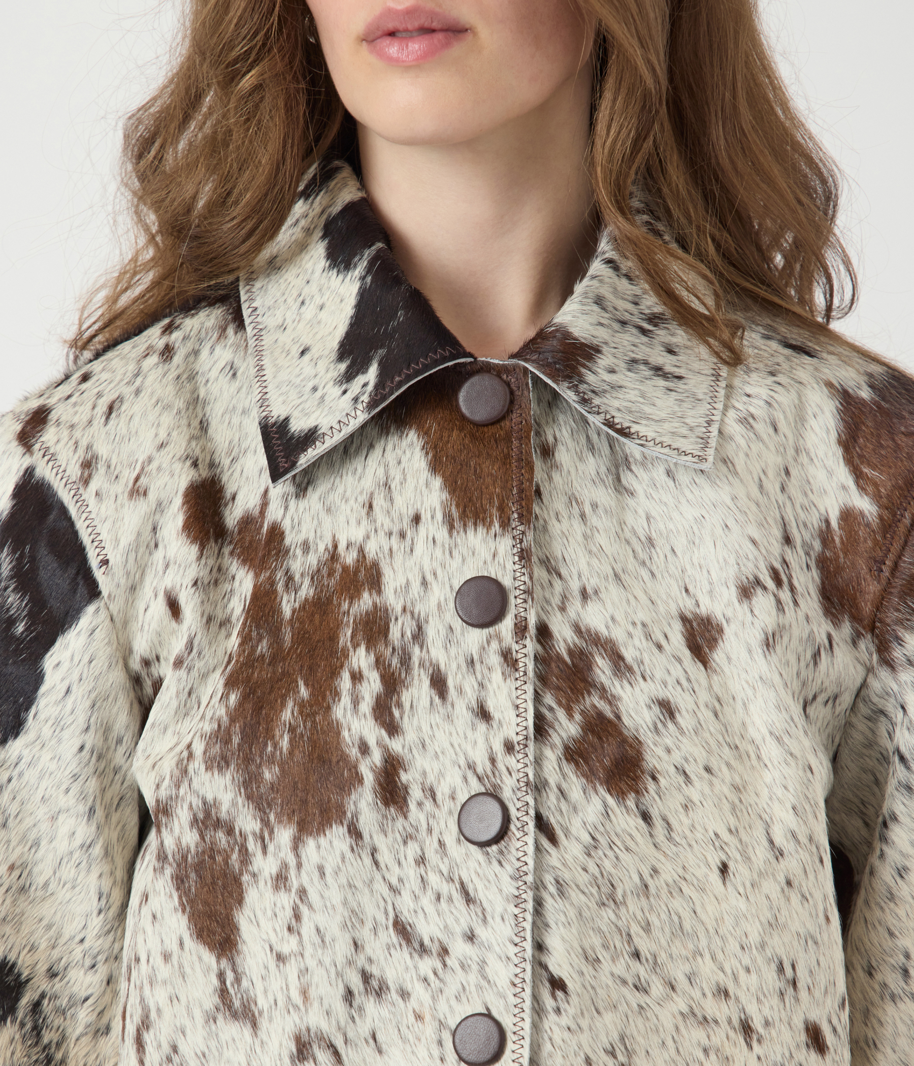 YASCAROLINE LS COW LEATHER JACKET - D2D (Chocolate Brown AOP:Cow Print)