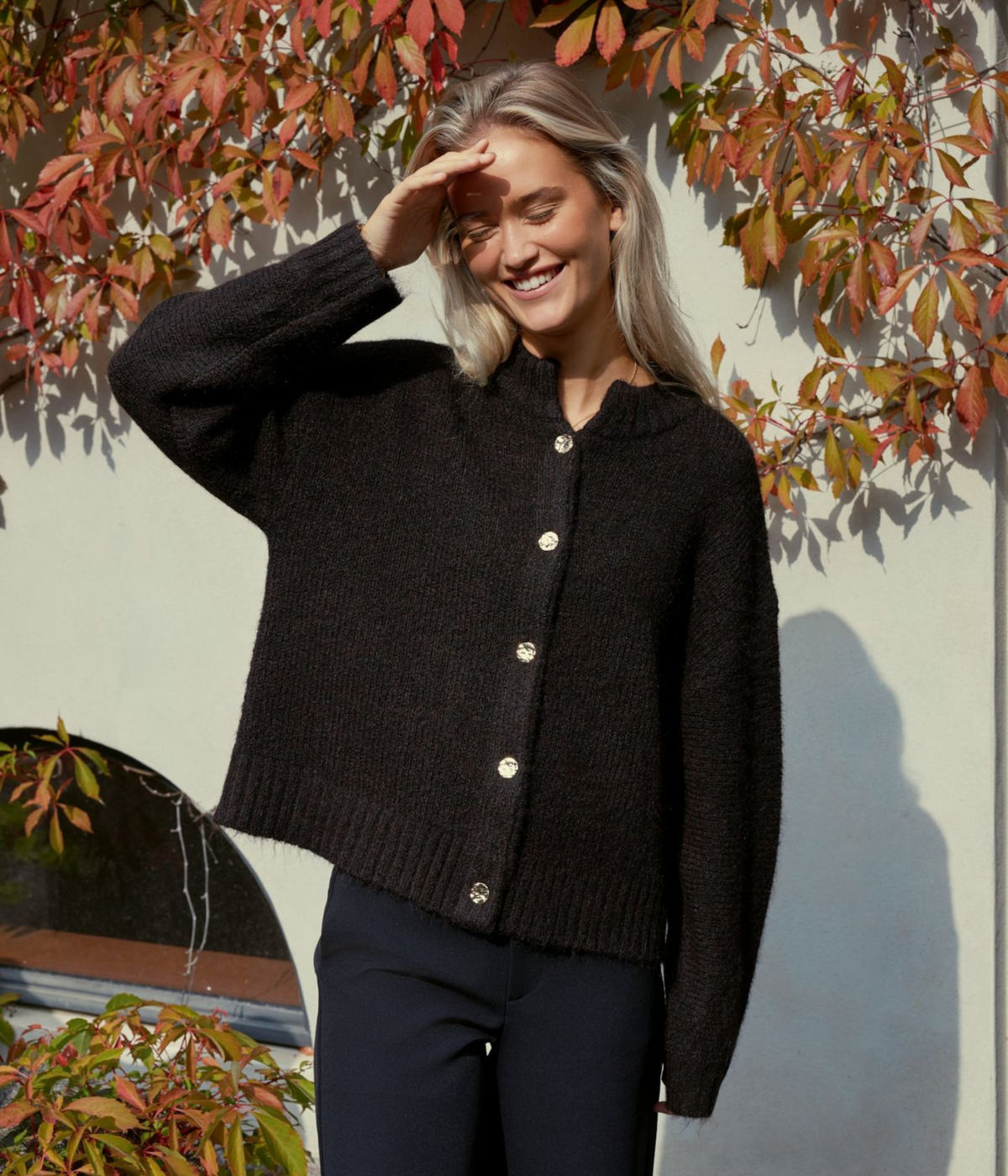 Taura Fluffy Knit Cardigan. (DARK BROWN)