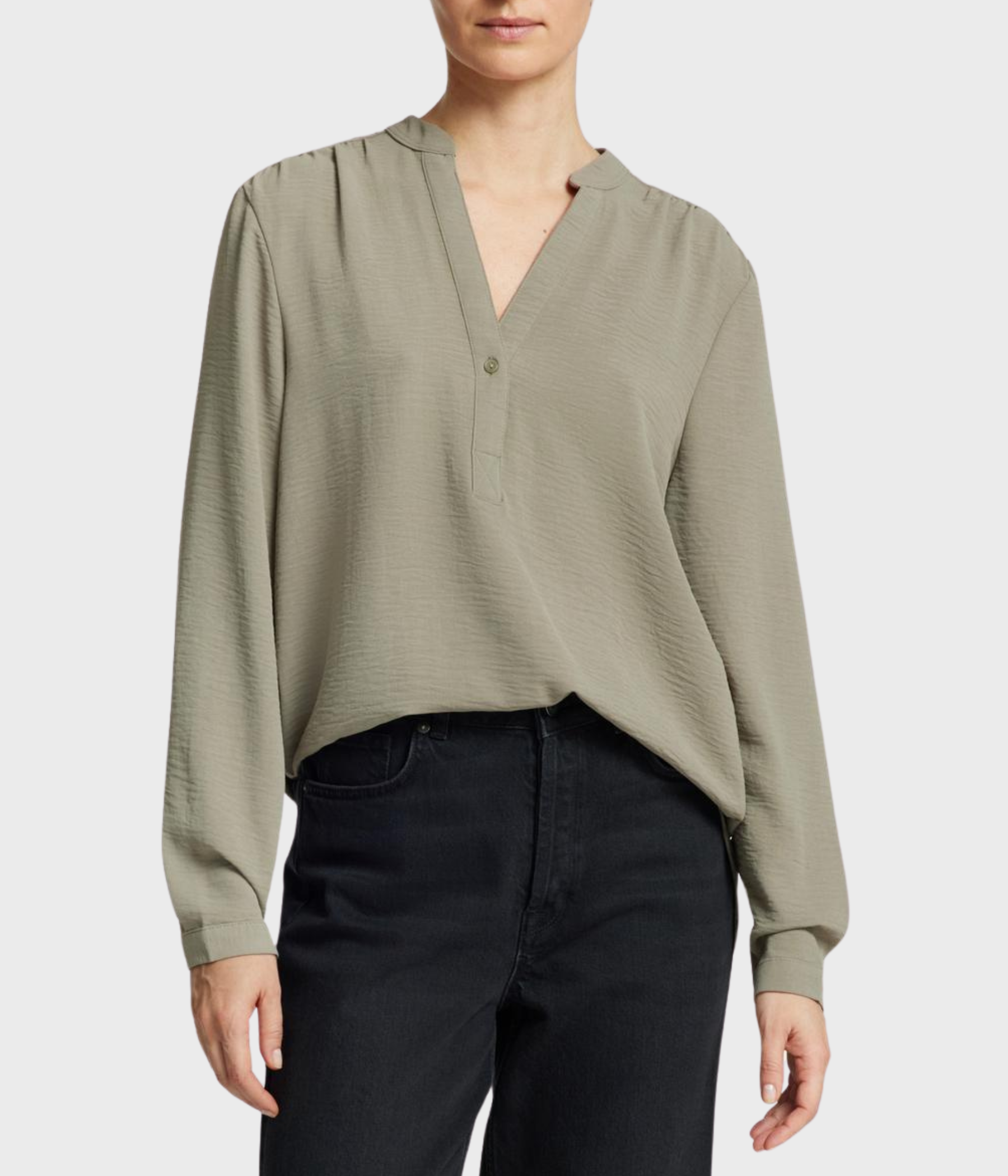 En mångsidig blus från Selected Femme
