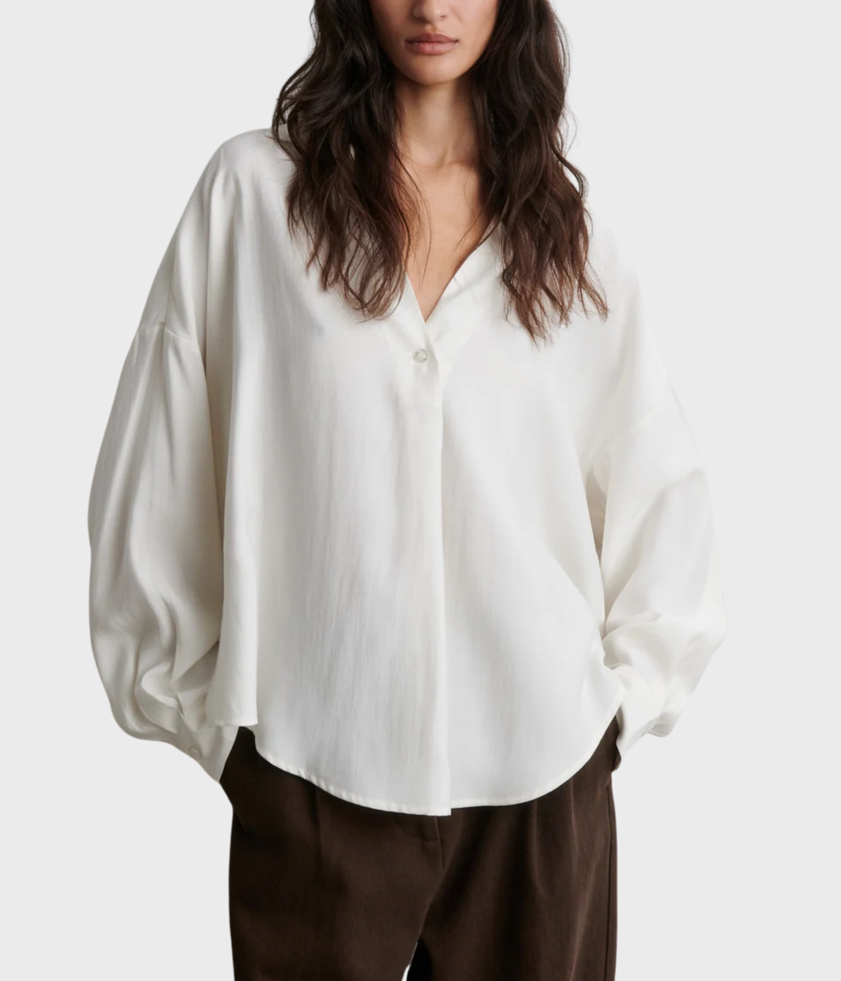 Timeline Blouse (EGRET)