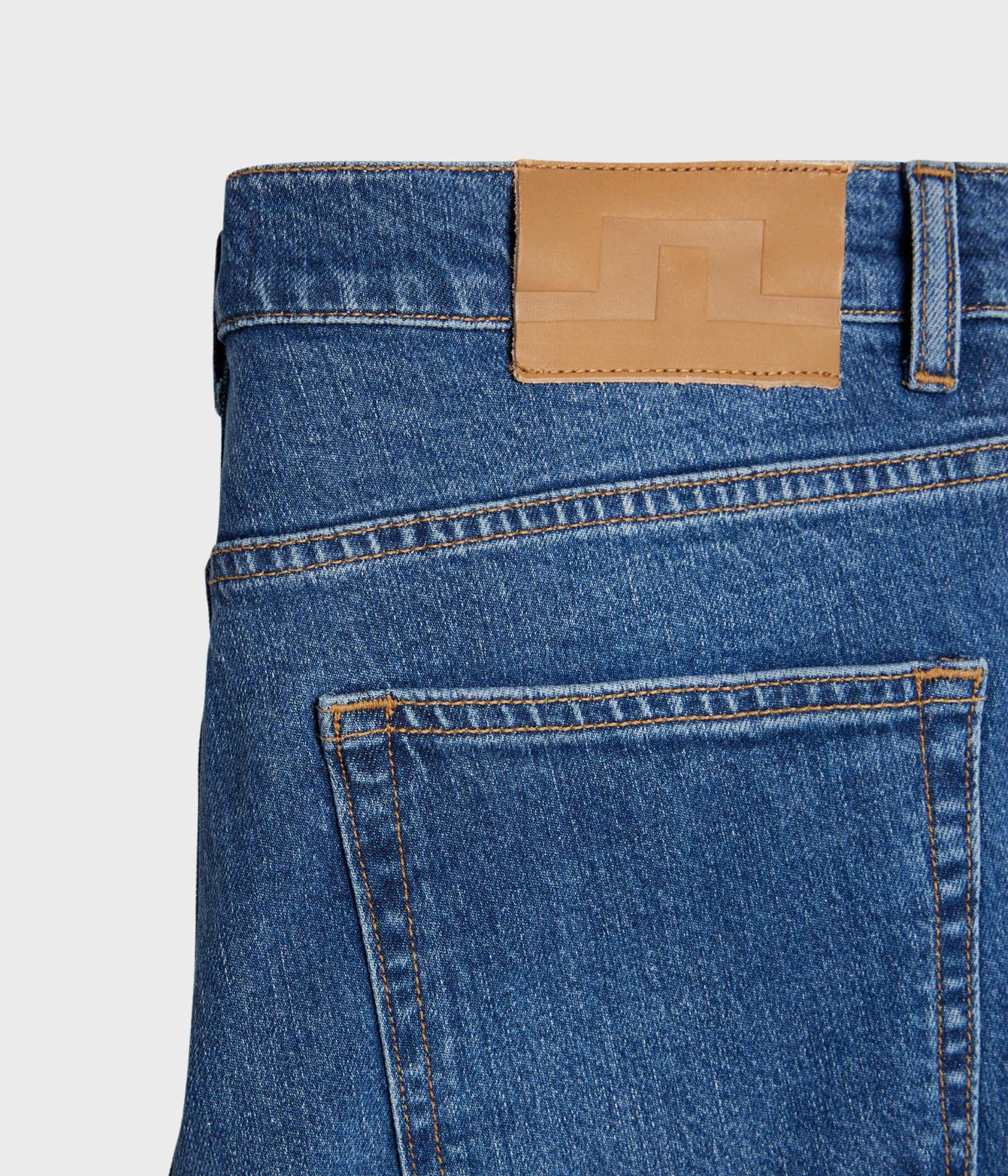 Jax Mid Wash Slim Jeans. (6194 Mid Blue)