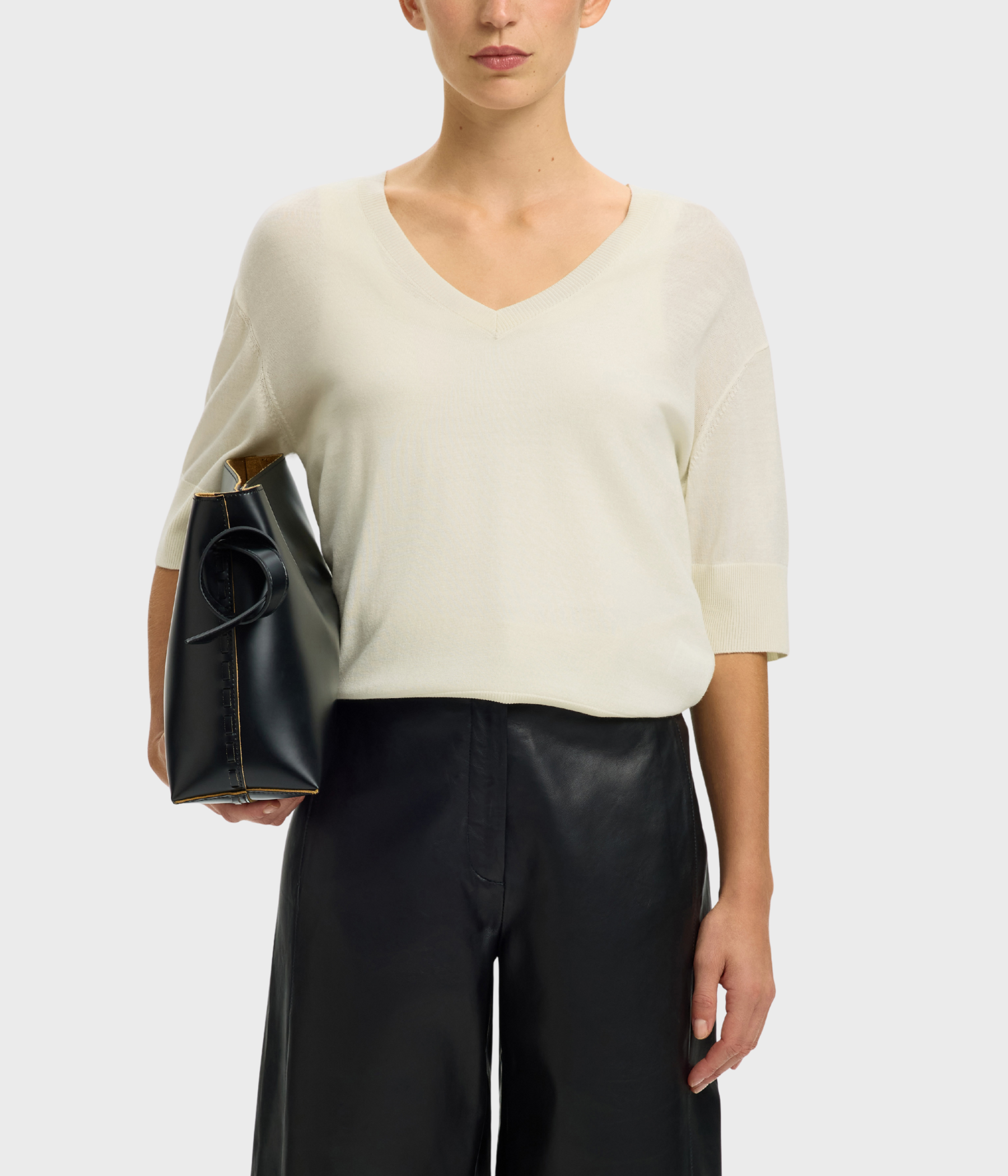 SLFTHEA SS KNIT MERINO V-NECK NOOS (EGRET)