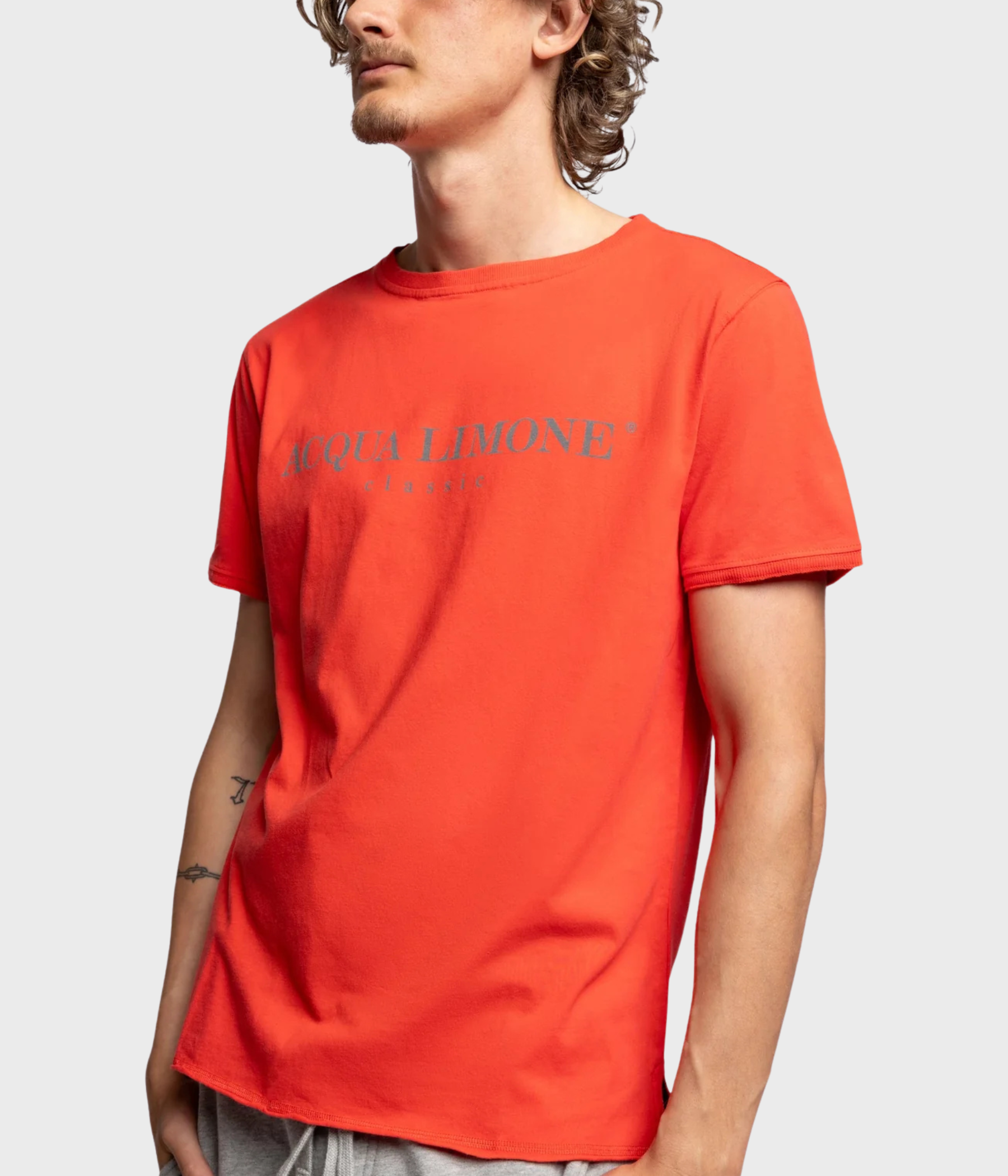 T-Shirt Classic. (330 True Red)