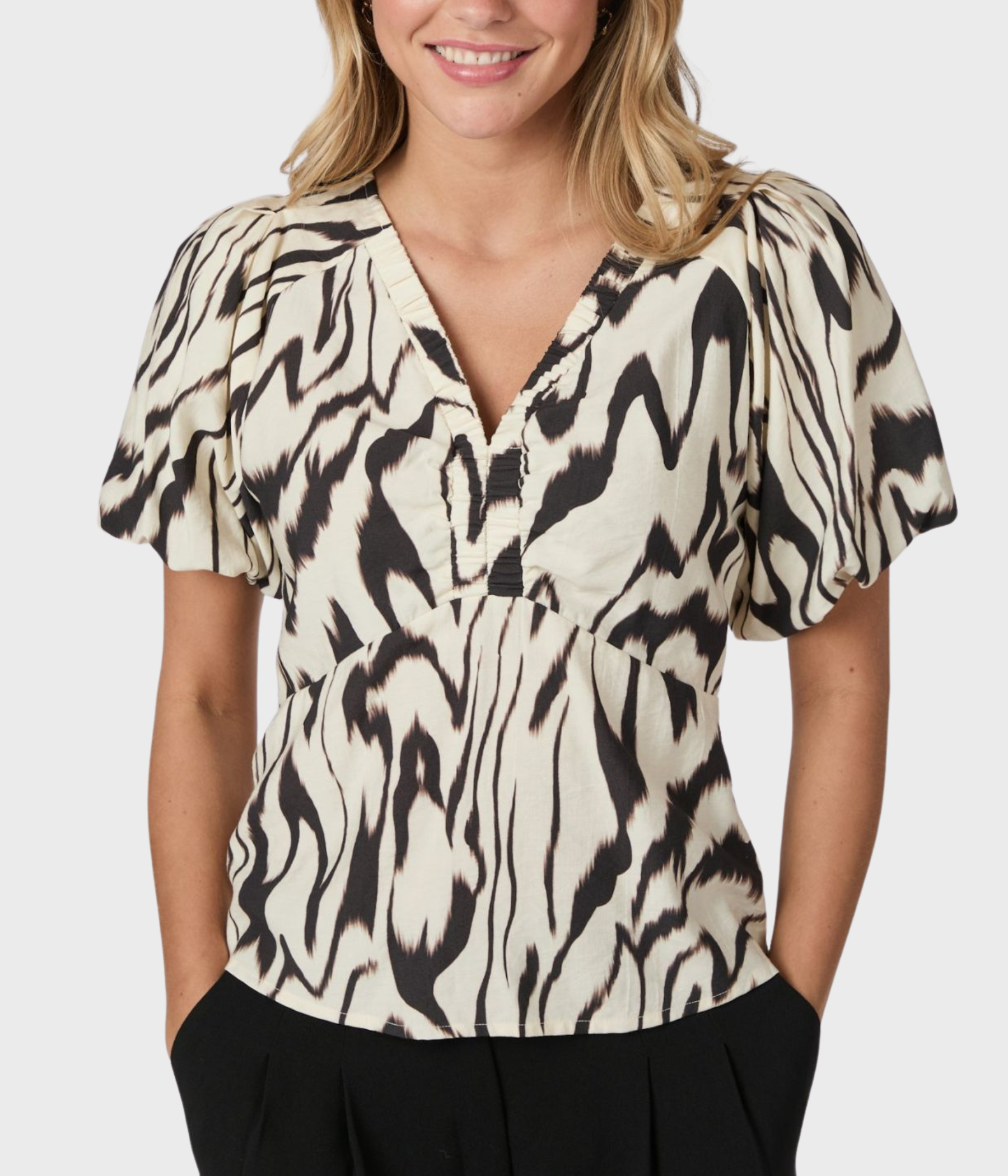 Irina Graphic Zag Blouse (121 Off White)