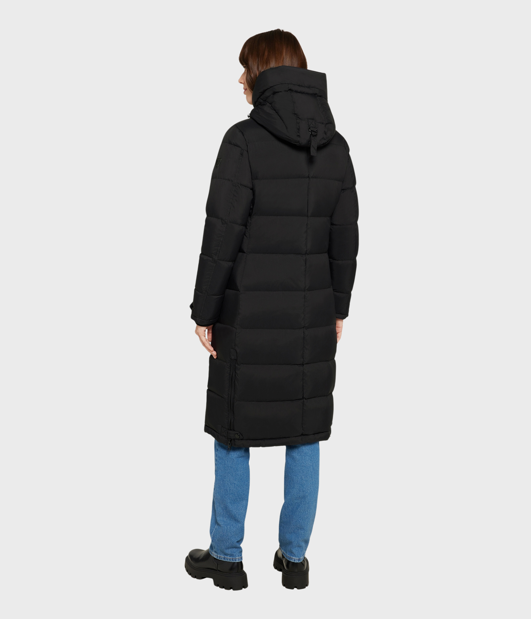Falcon. (89900 / Black)