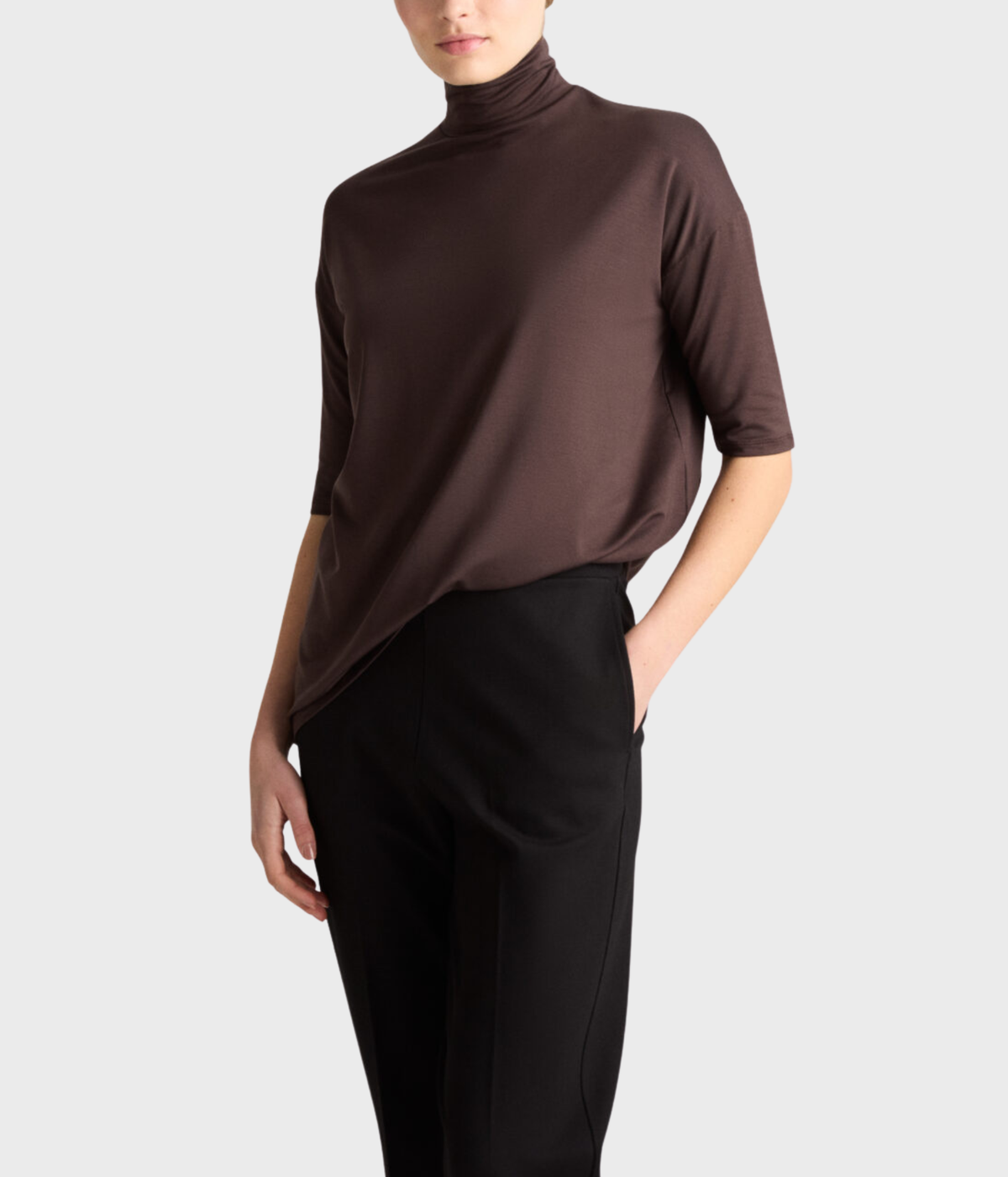 Tomasine Turtleneck (GANACHE)