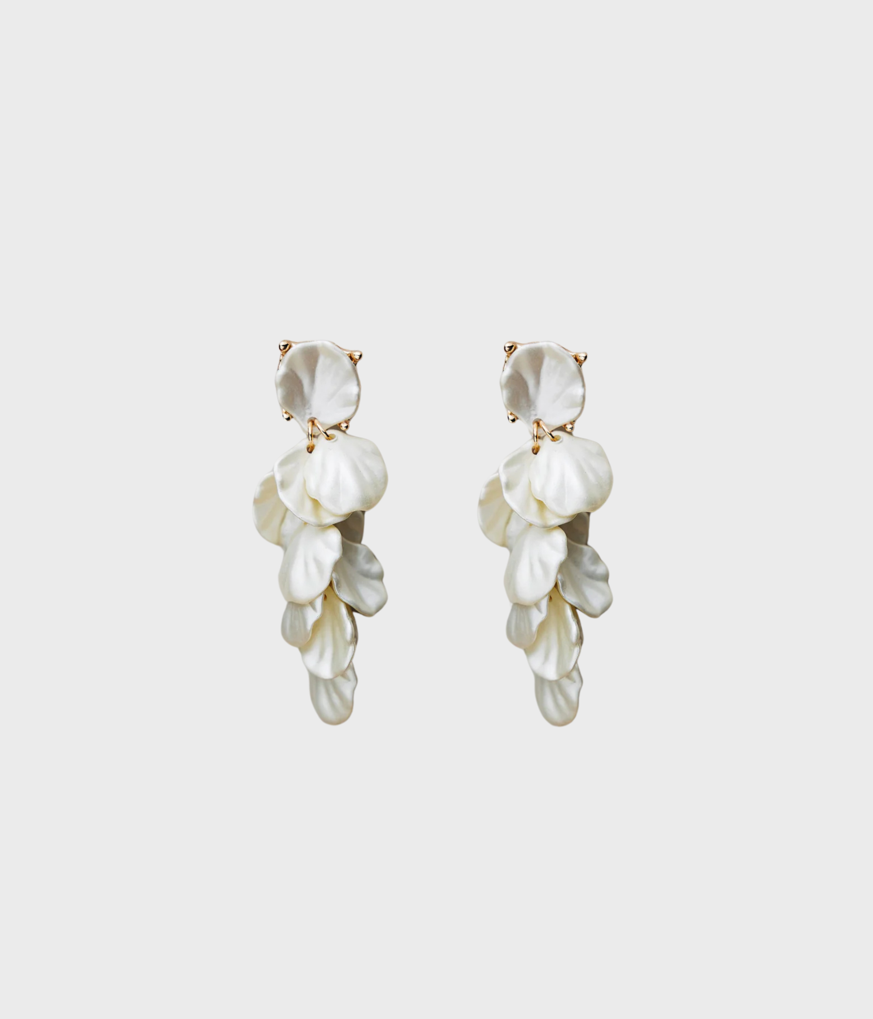 Shell Leaf Earrings Pearl White (Pearl White)