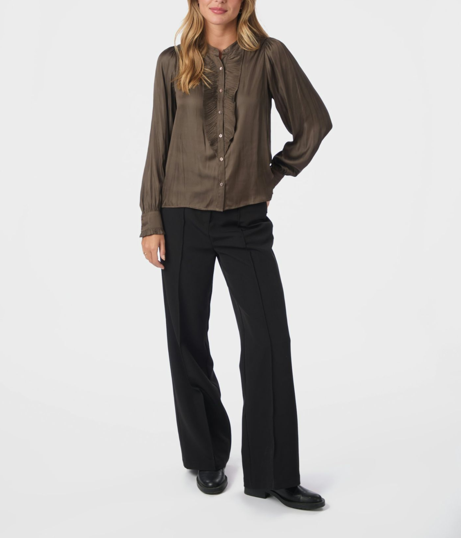 Zola Blouse. (210 BROWN)