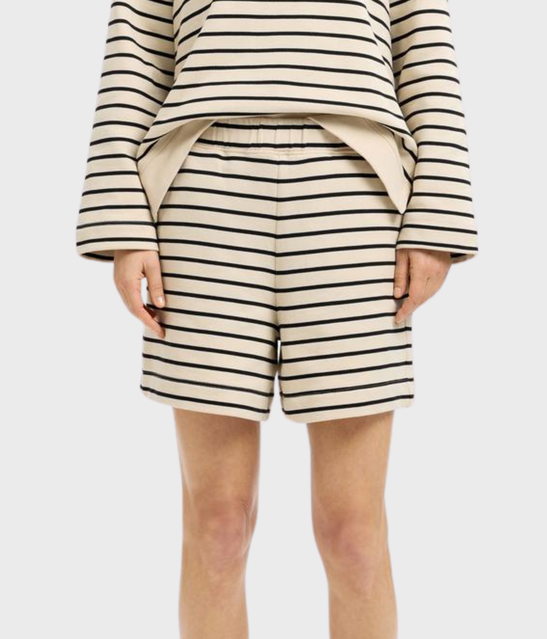 Ett par randiga shorts från Selected Femme