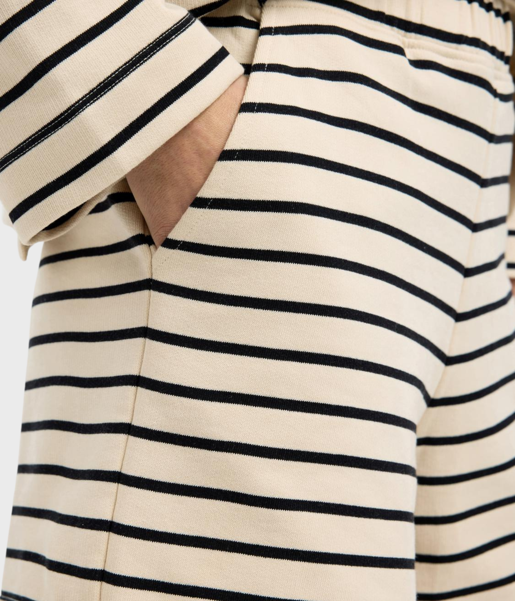 SLFELISE HW STRIPED SHORTS (Black Stripes:BIRCH)