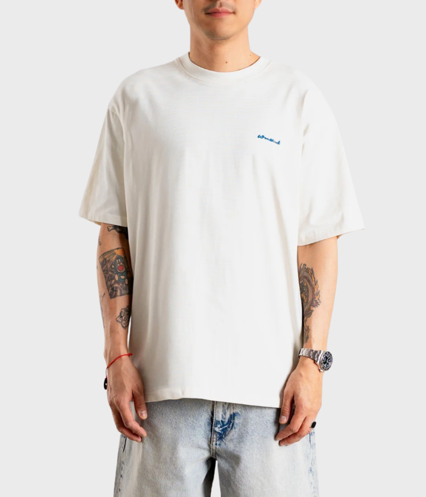 t-shirt med grafiskt tryck