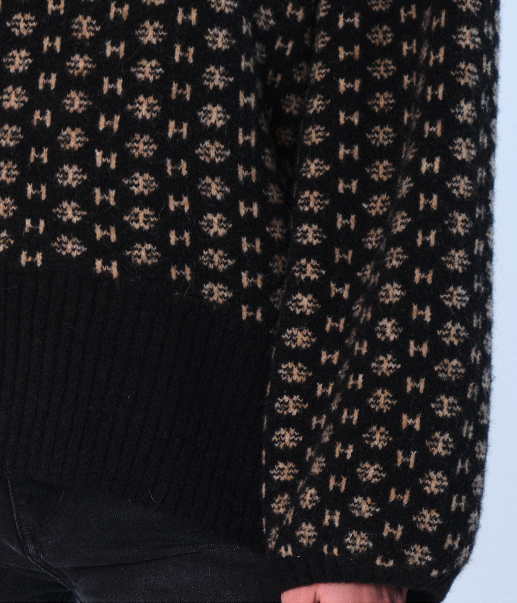 LOGO Sweater (9000Jet Black)