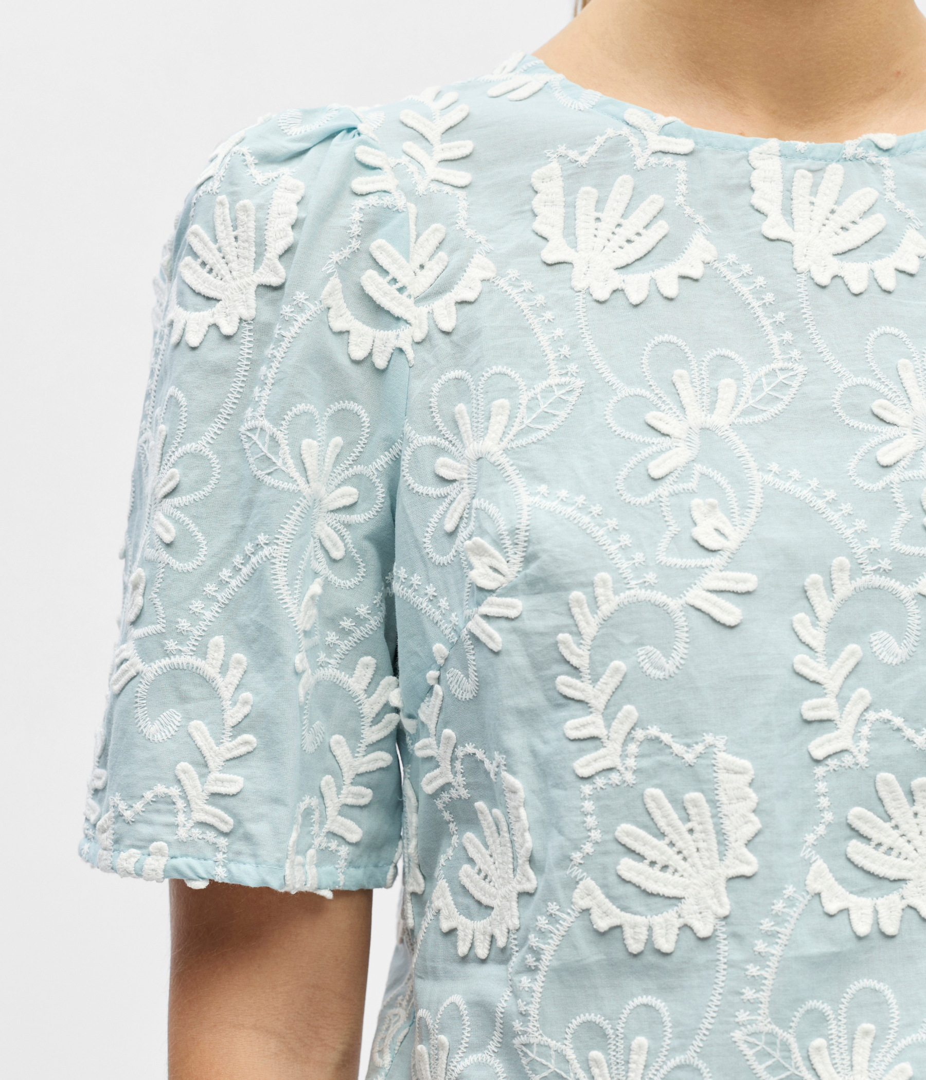 Objmya 2/4 Re Top Noos (Winter Sky AOP:Cloud dancer)