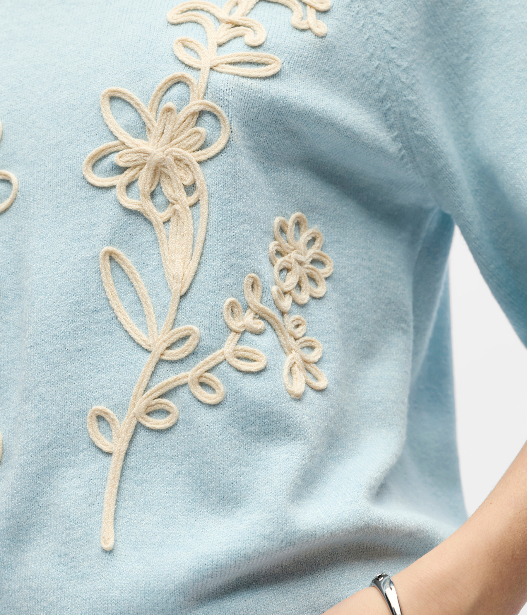OBJLANEY RUBIN SS PULLOVER E DIV Noos. (Winter Sky Detail:Melange sandshell floral emb) - D.O. Design Only