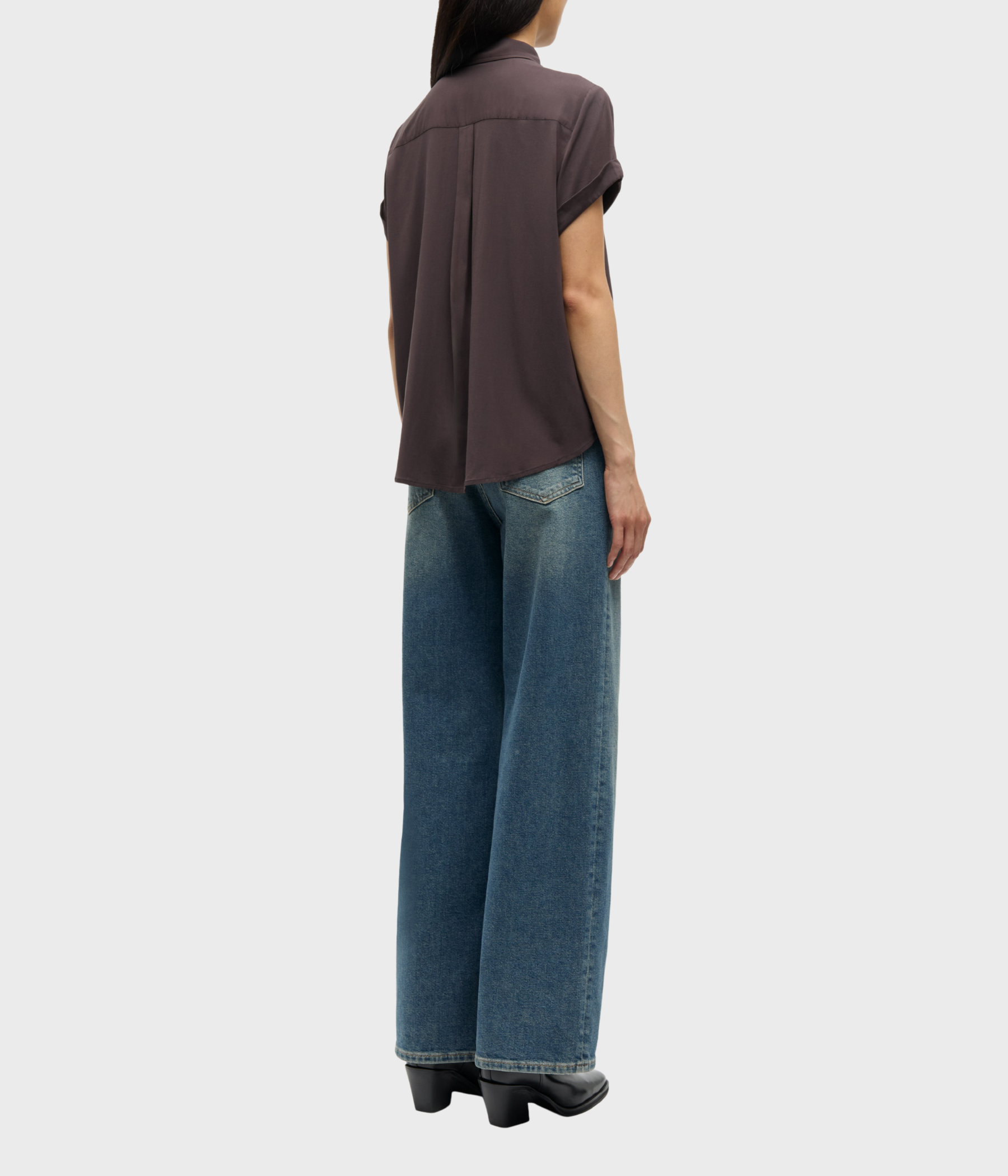 Majan Ss Shirt 9942 (191111TCX Black Coffee)