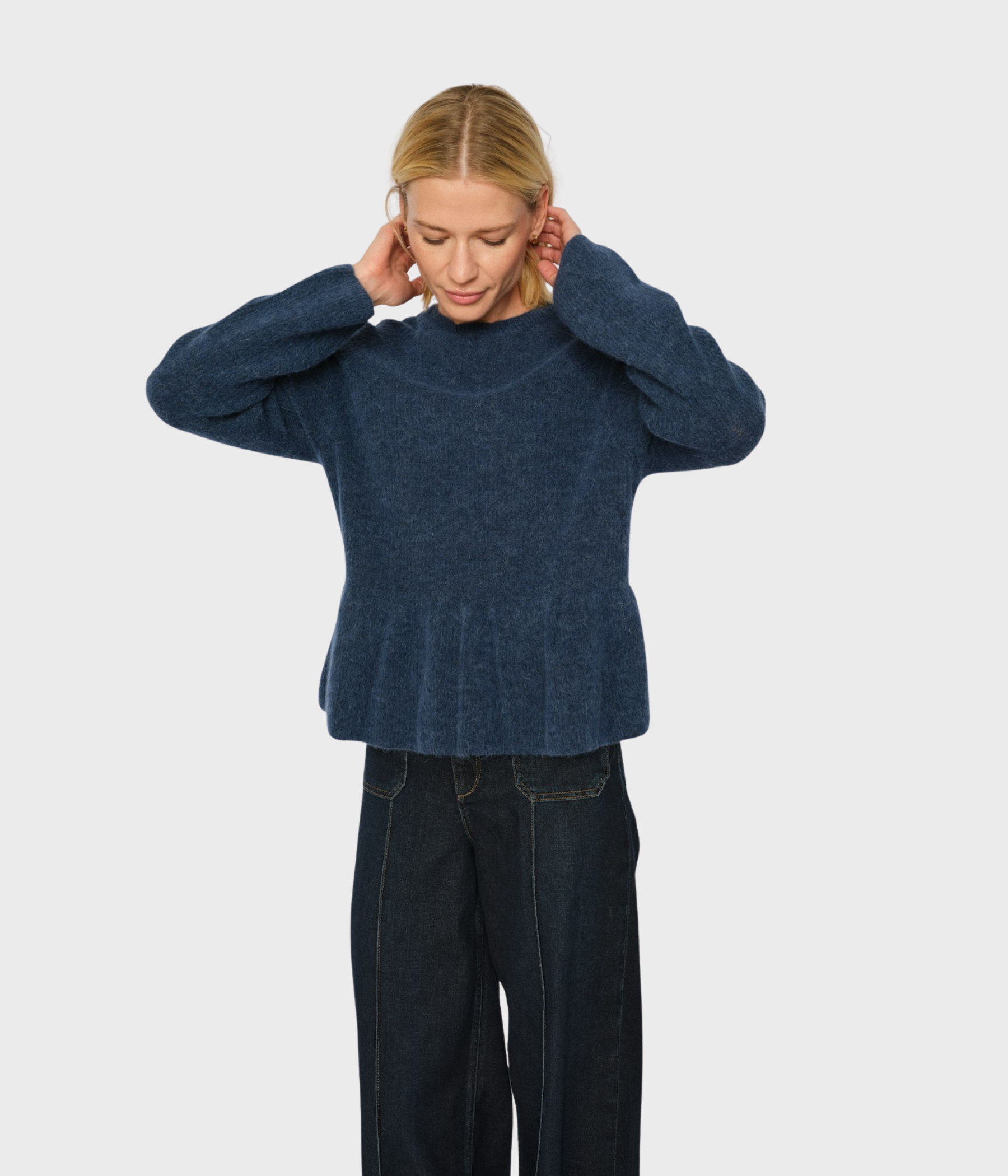 Mmthora O-Neck Frill Knit (244 Ensign Blue)