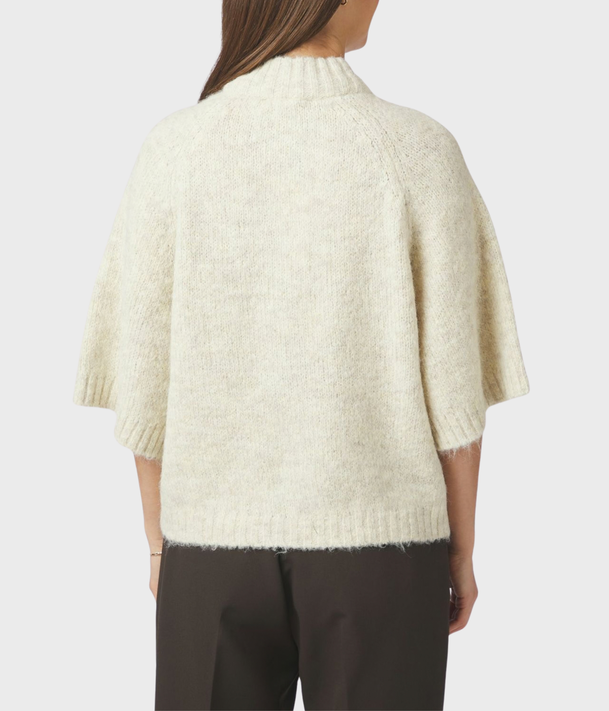 Benuta Fluffy Knit Cardigan. (Ivory)
