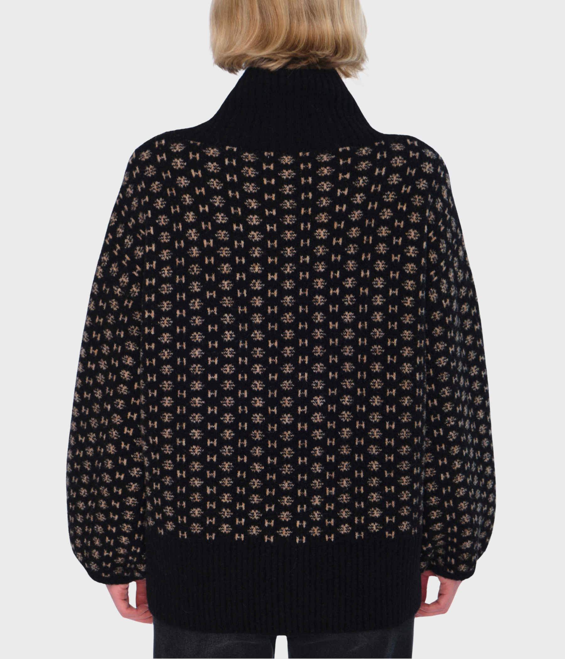 LOGO Sweater (9000Jet Black)