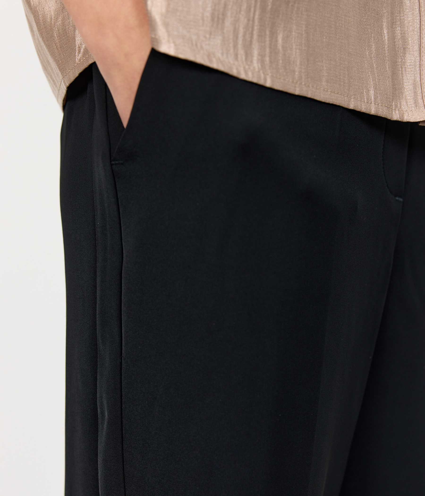 LR-OMIRA 1. (L999 - BLACK)
