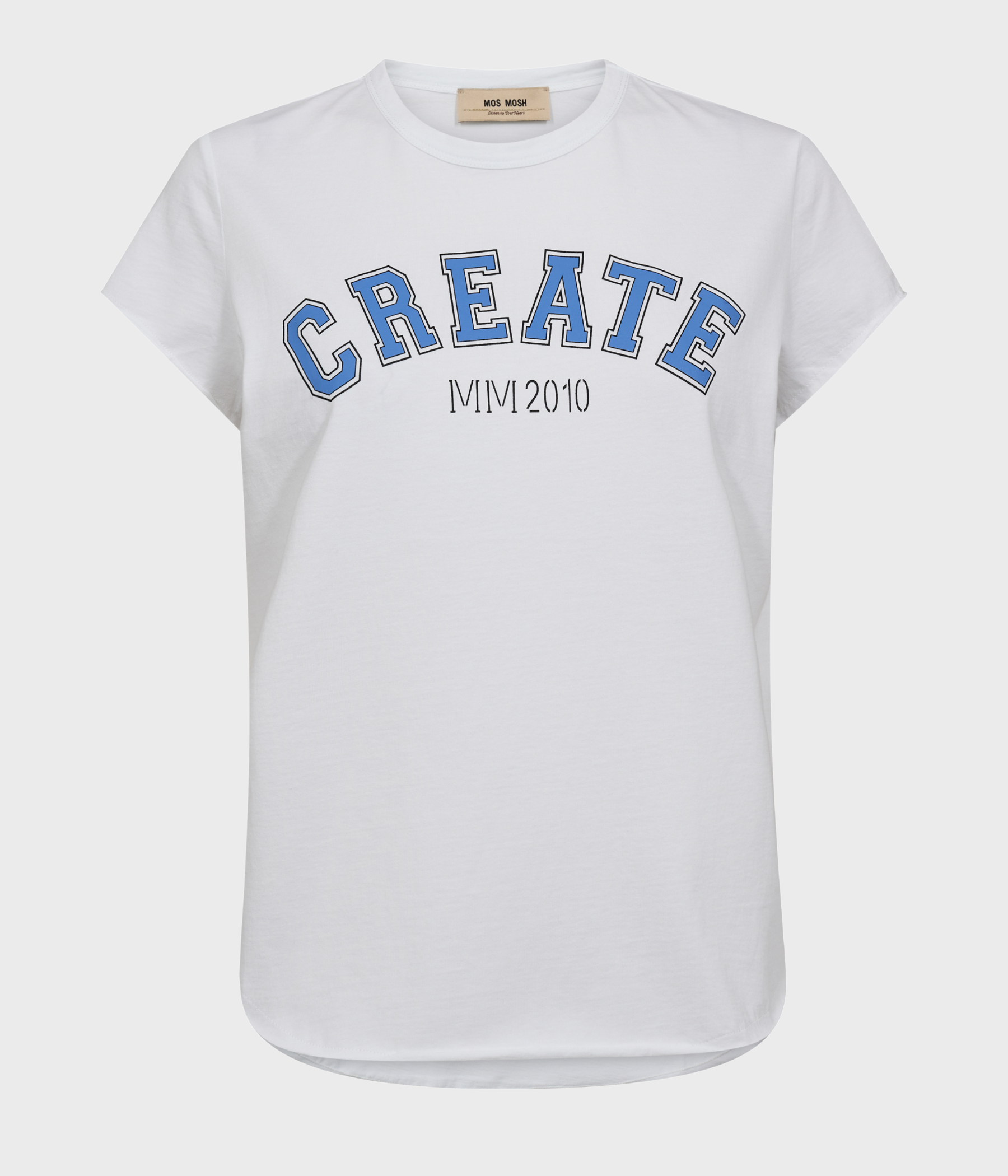 En vit t-shirt från Mos Mosh med stilrent tryck framtill