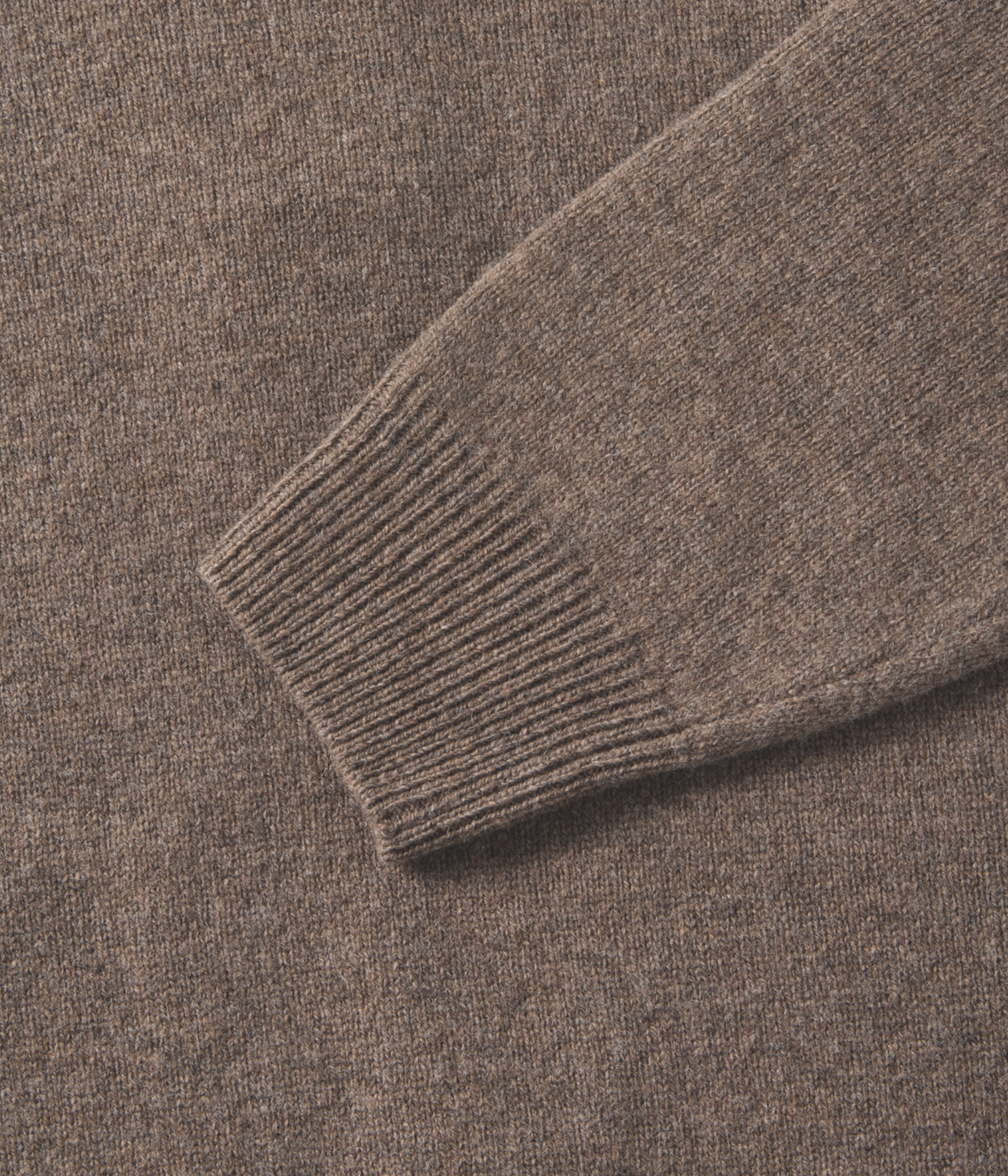 Barbour Essential Patch Crew (ST71 Stone)