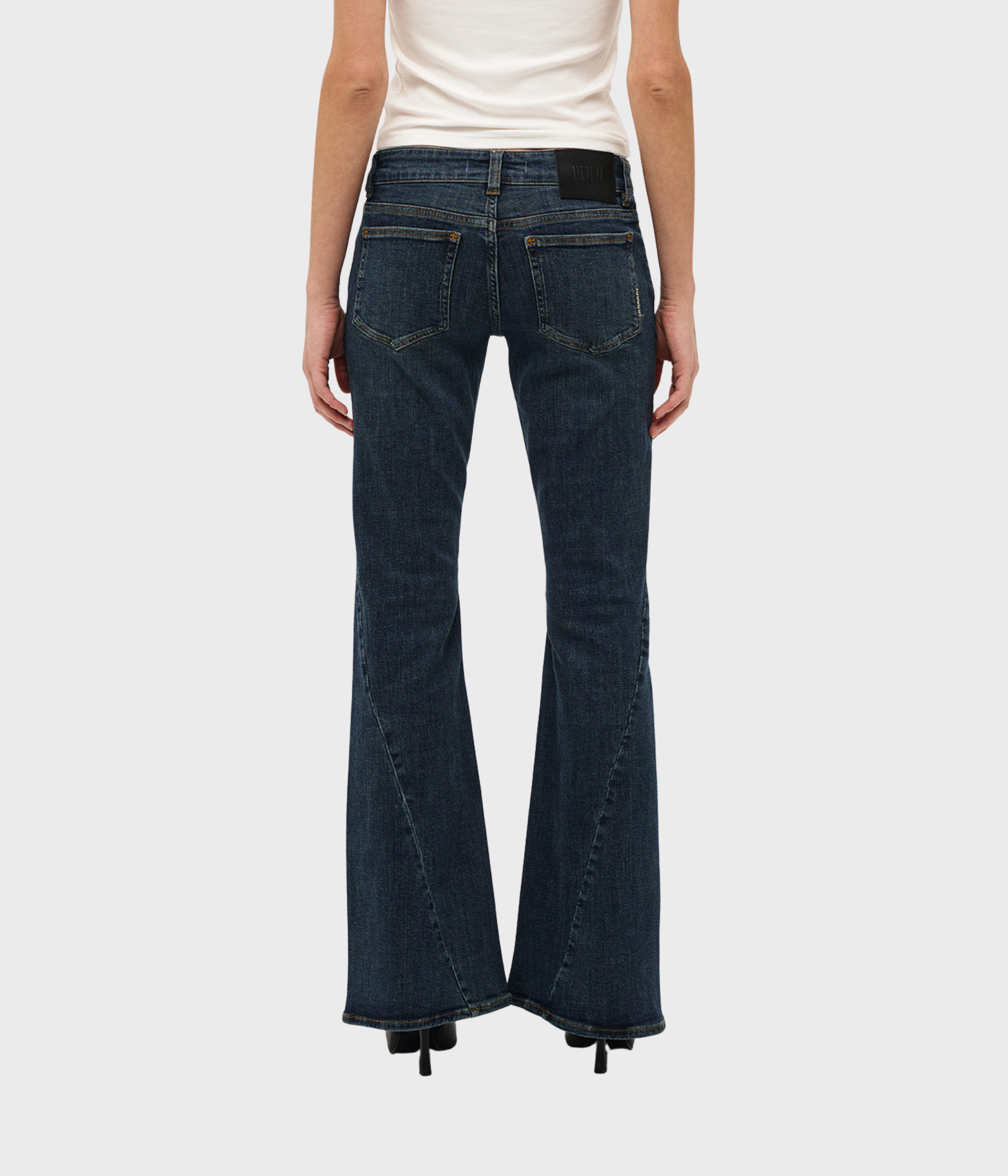 HANNE BELL EVOKE (6935 MID VINTAGE INDIGO)