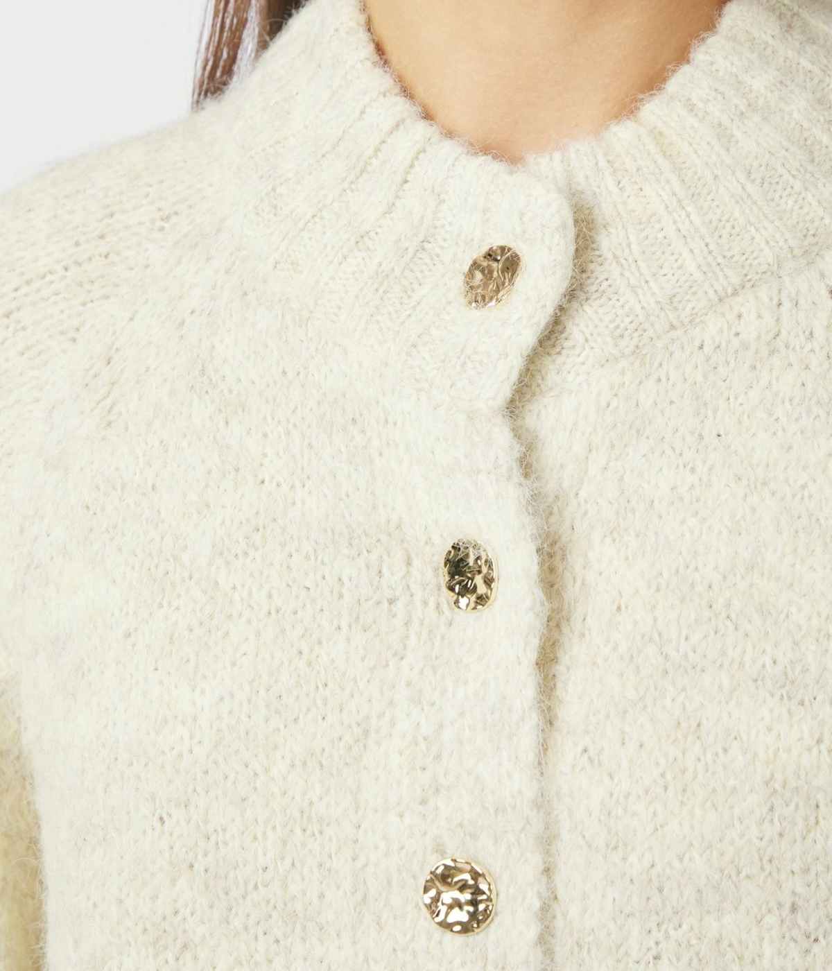 Benuta Fluffy Knit Cardigan. (Ivory)
