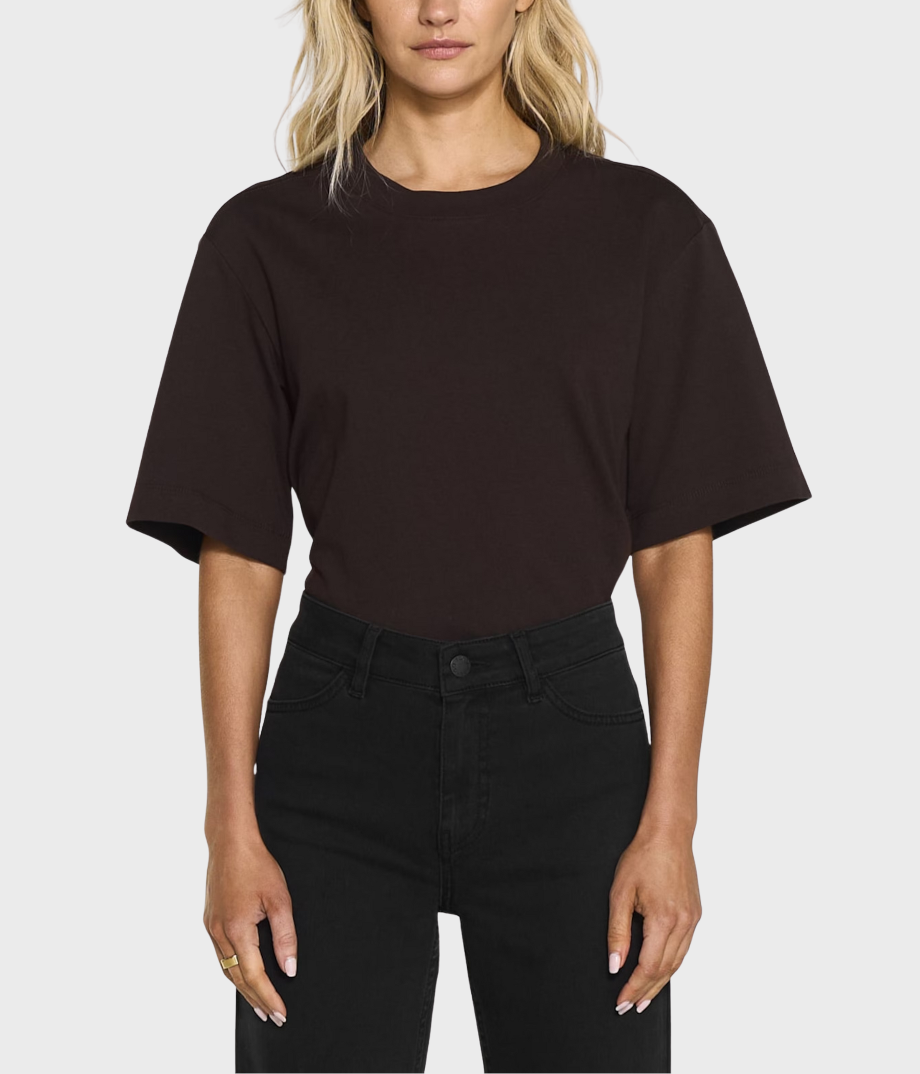 Chelsey Tee (MOCHA BROWN)