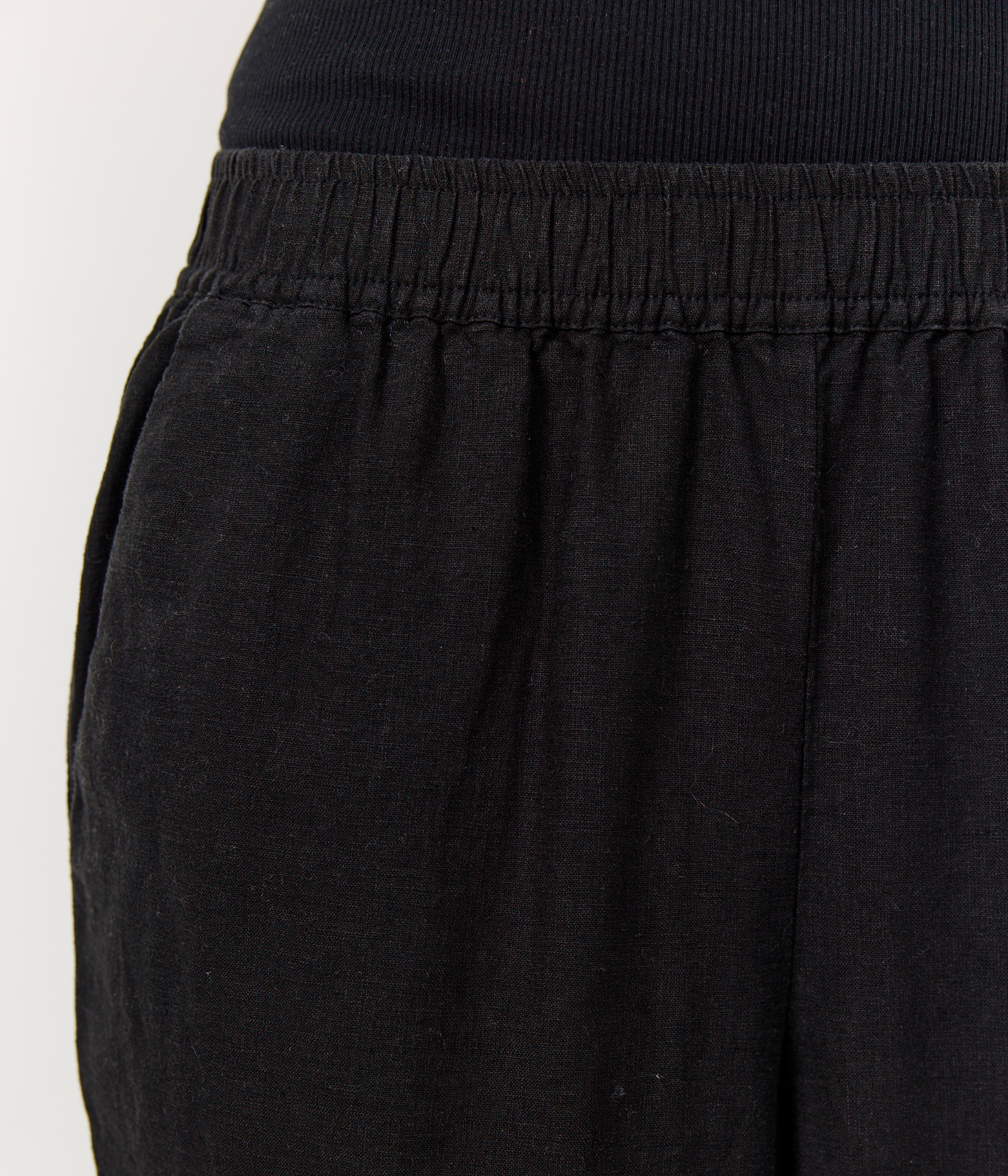 LR-NAJA 7 (L999 - BLACK)
