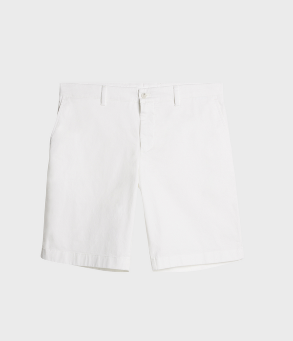 Stilrena vita shorts från J.Lindeberg