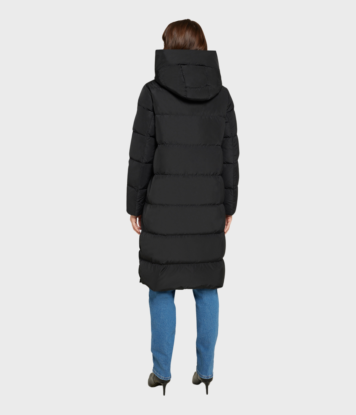Camila Coat. (89900 Black)