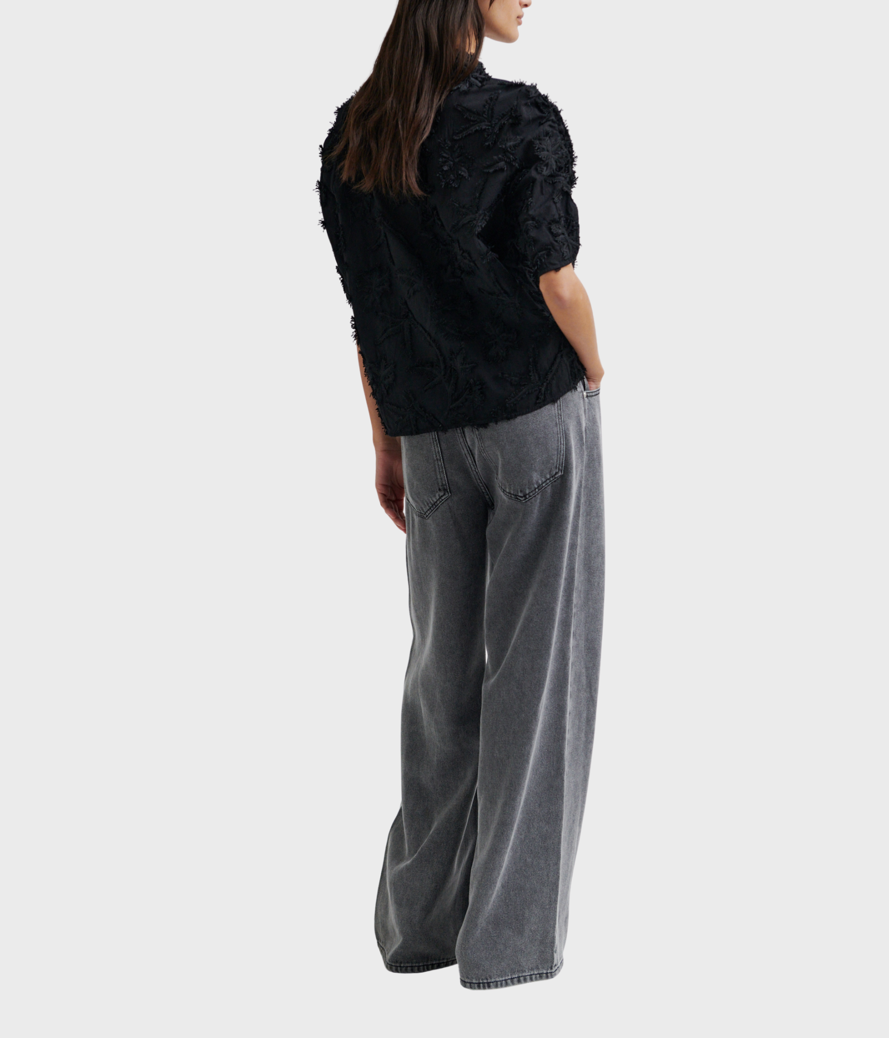 Seena SS Shirt. (8001 Black)