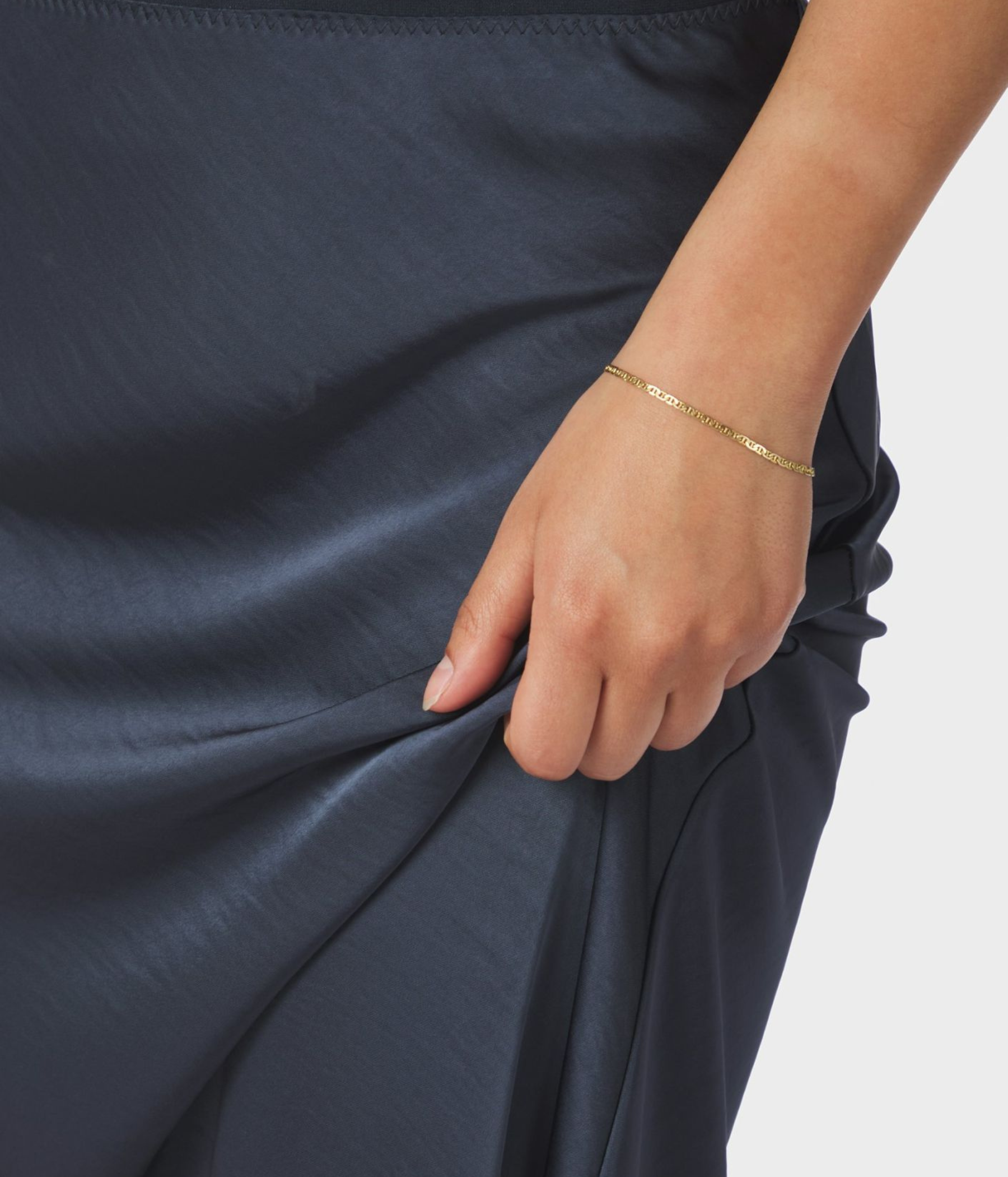 Vicky Heavy Sateen Skirt. (678 Midnight Blue)