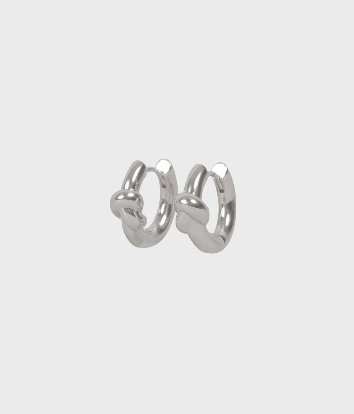 Everly Chunky Knot Ring Ear Plain (silver)