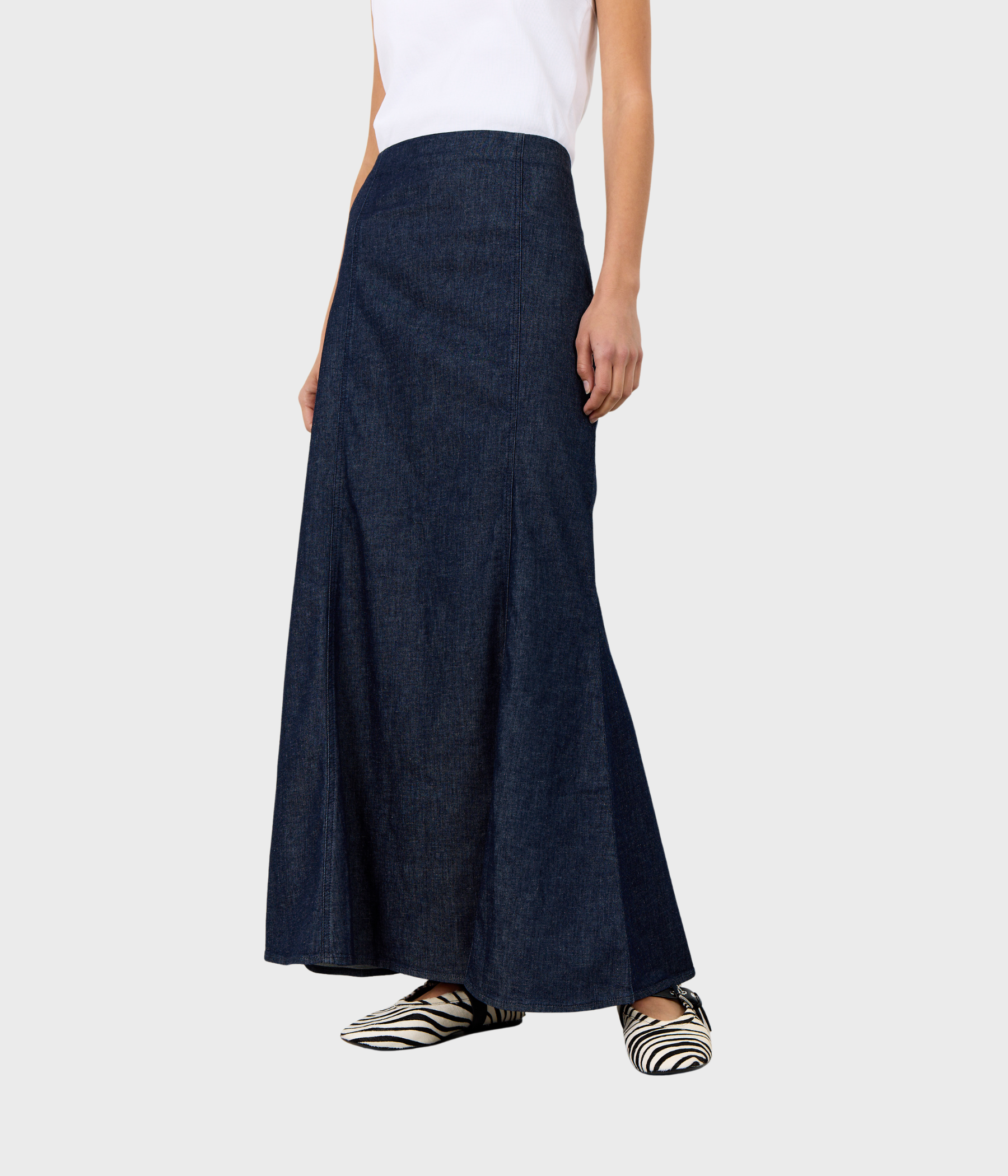 LR-NURI 2 (L200 - DARK NAVY)