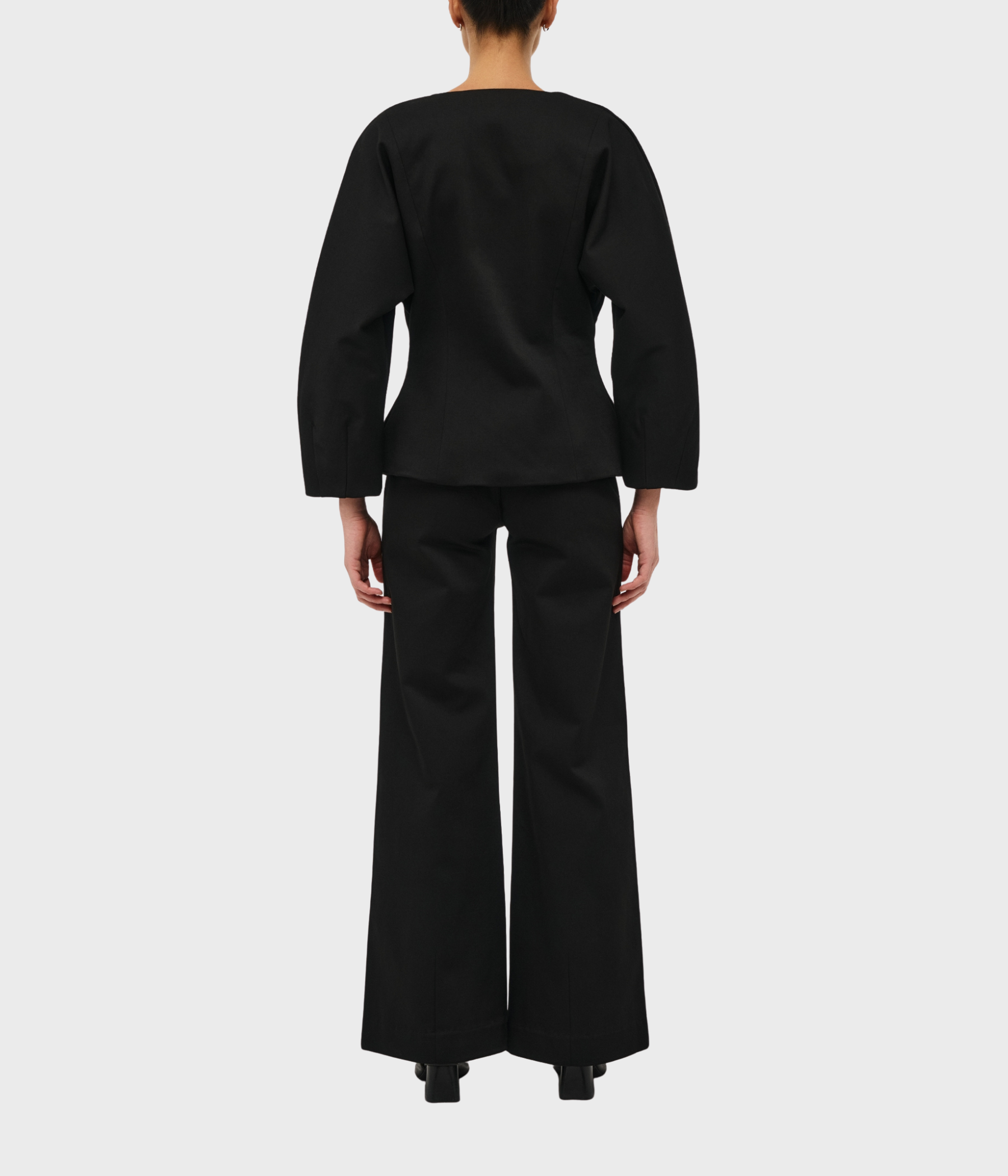 SCULPT SCUBA JACKET (100 Black)