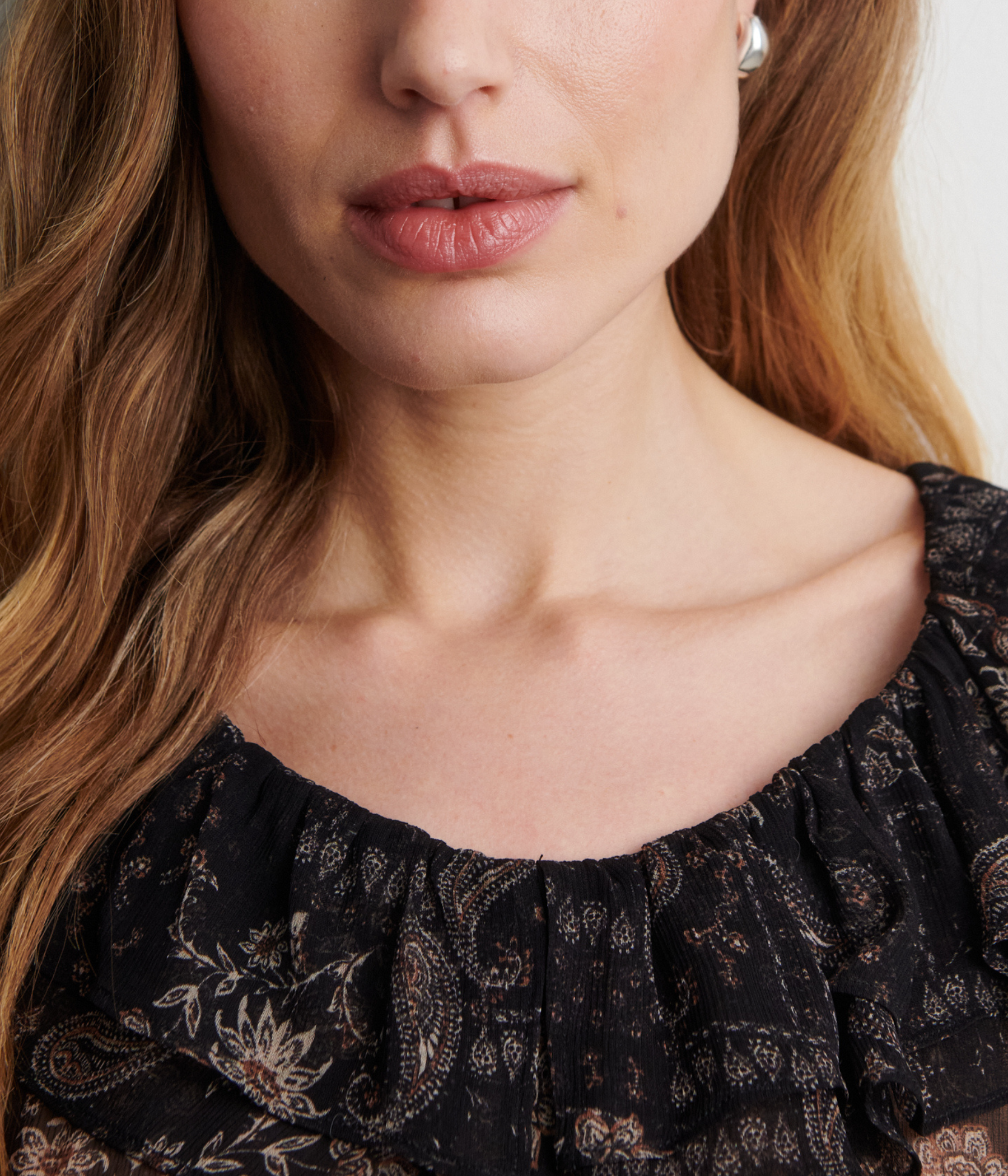 Paislia Frill Blouse (Black)