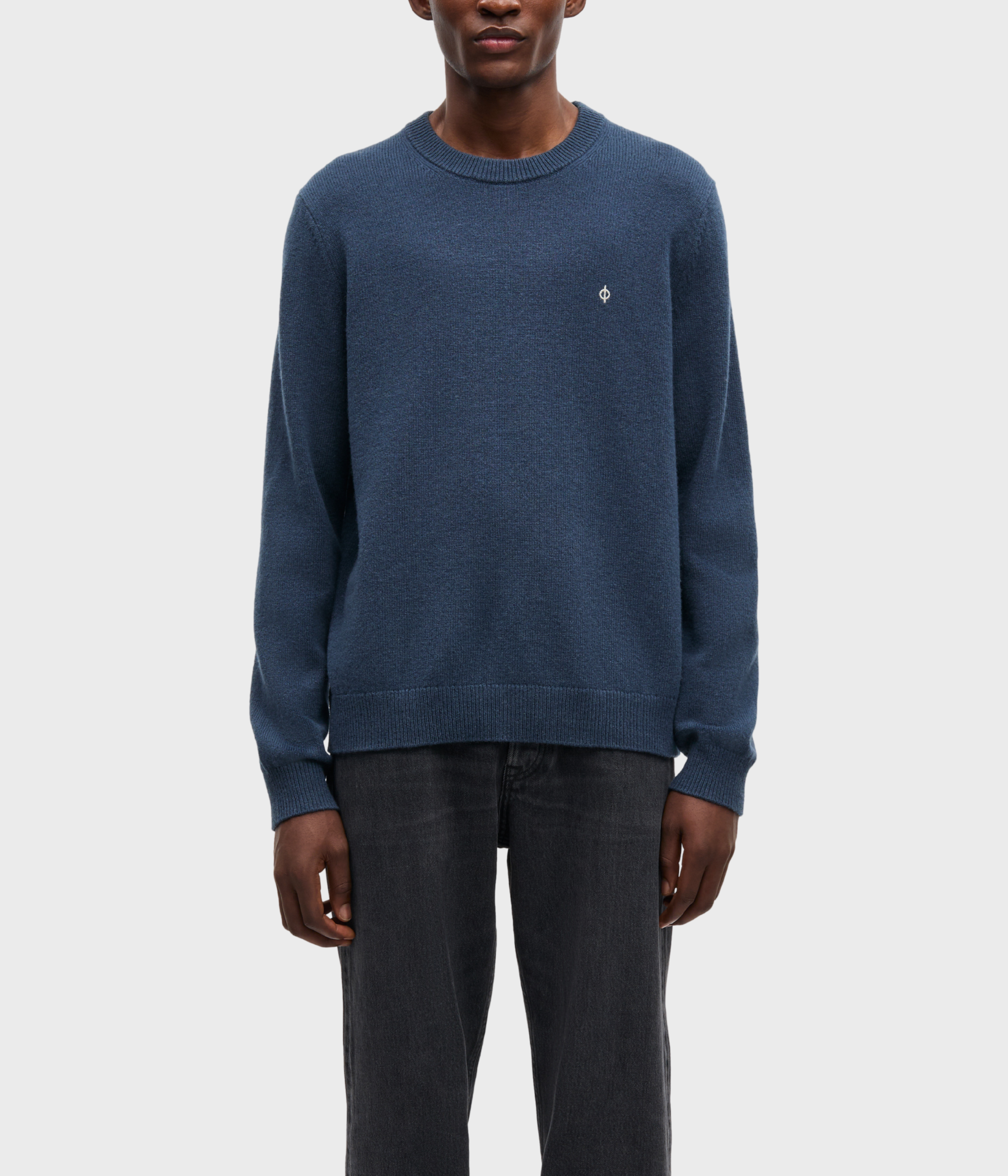 Sapatrik Sweater 132. (194110TCX MIDNIGHT NAVY)