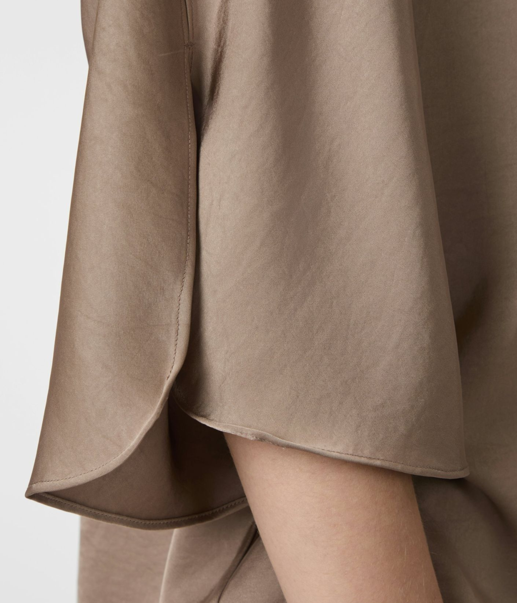 Liora Heavy Sateen Blouse. (811 Dark Taupe)
