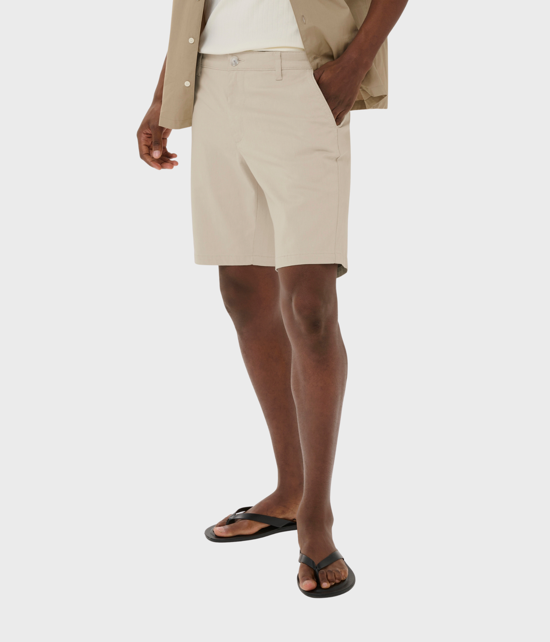 Mathomas Short. (110104 Off White)