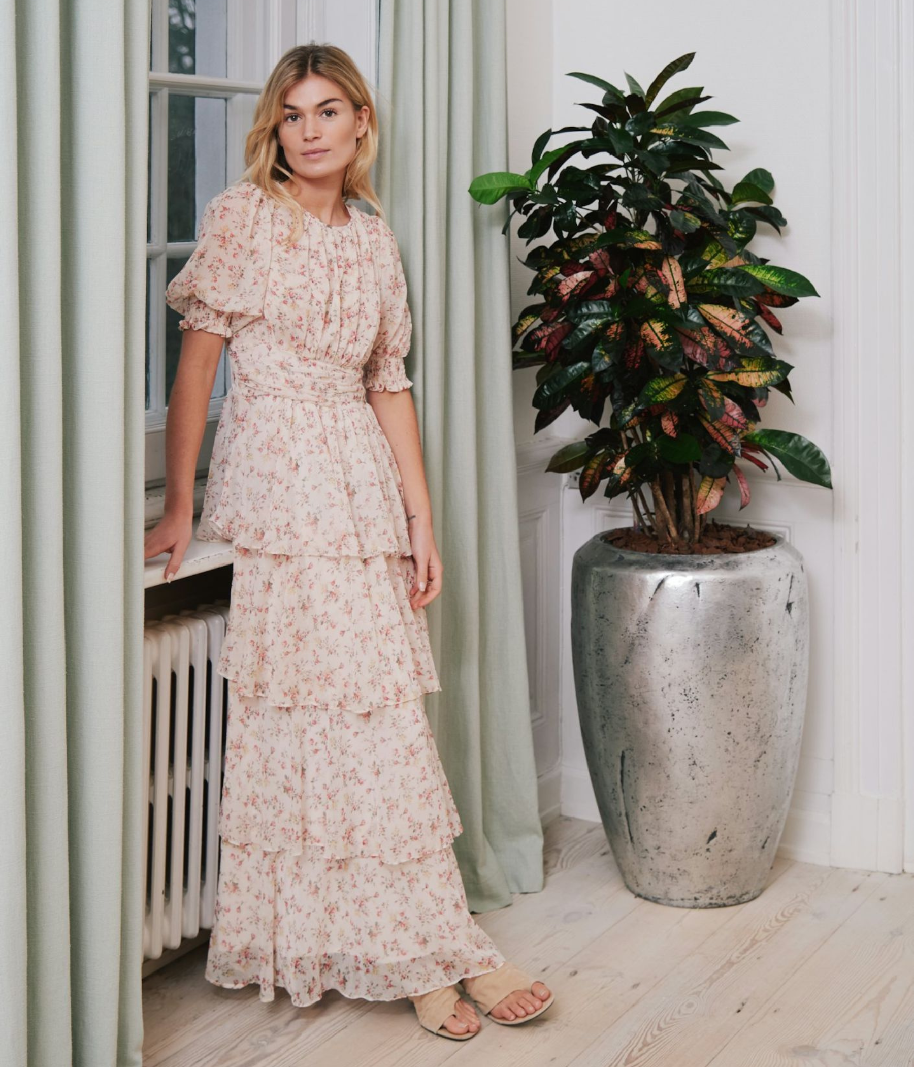 Sable Meadow Printed Dress (122 creme) - D.O. Design Only