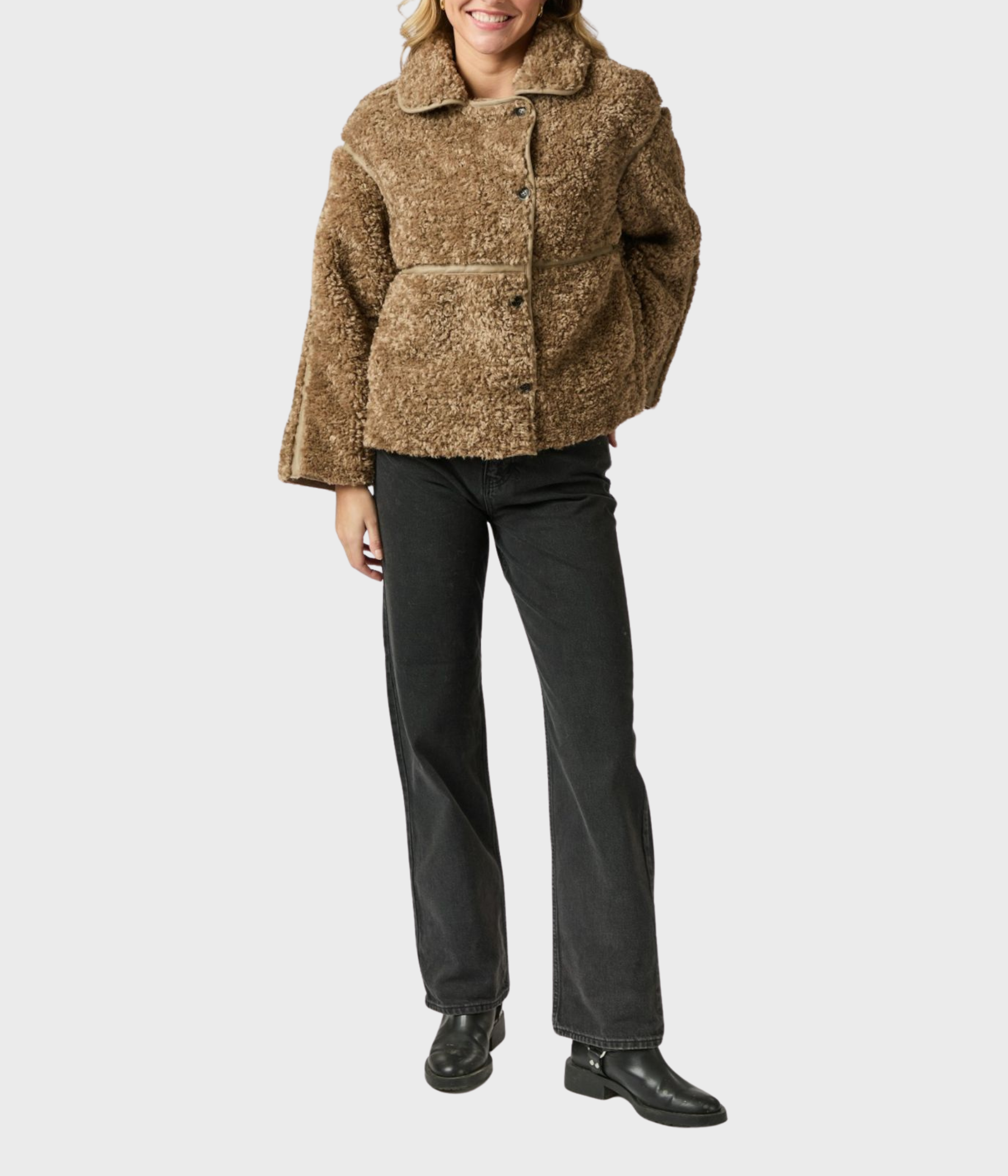 Castor Faux Fur Jacket. (214 Taupe)
