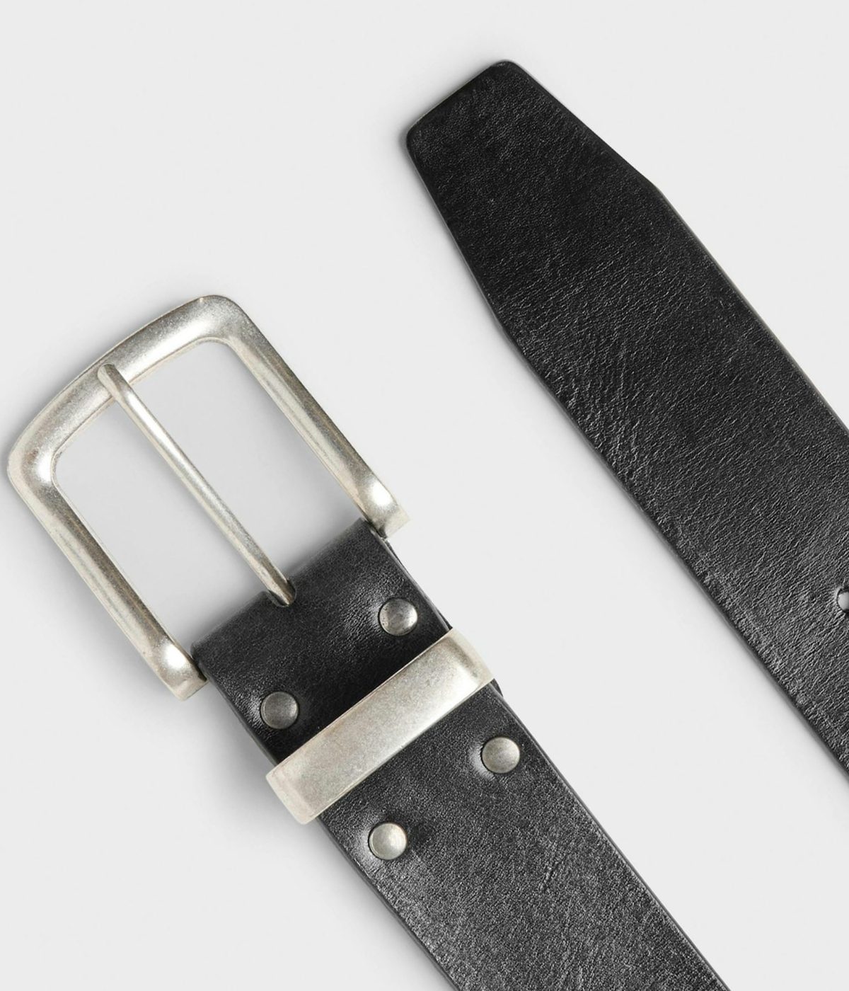 August. (0001 Black)