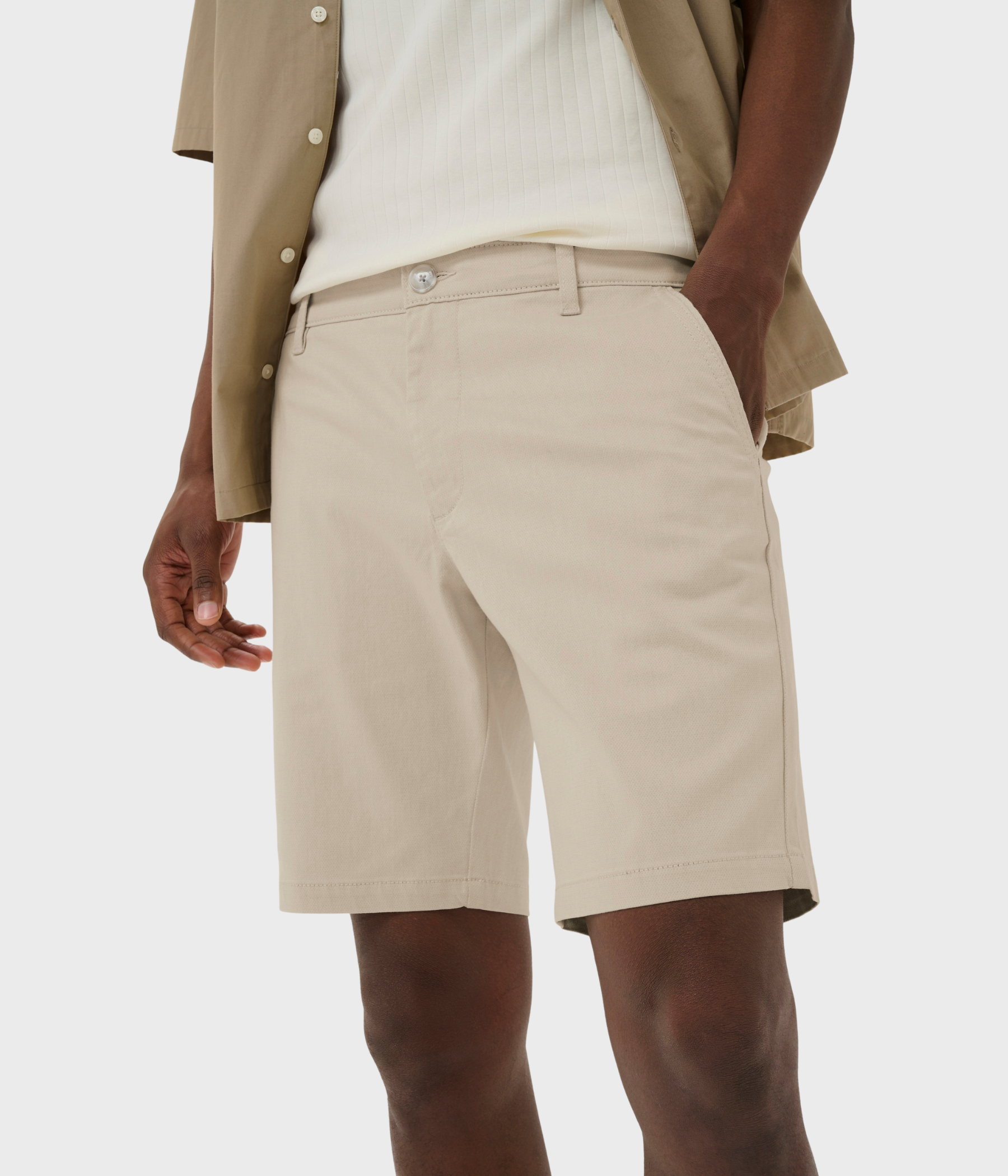 Mathomas Short. (110104 Off White)