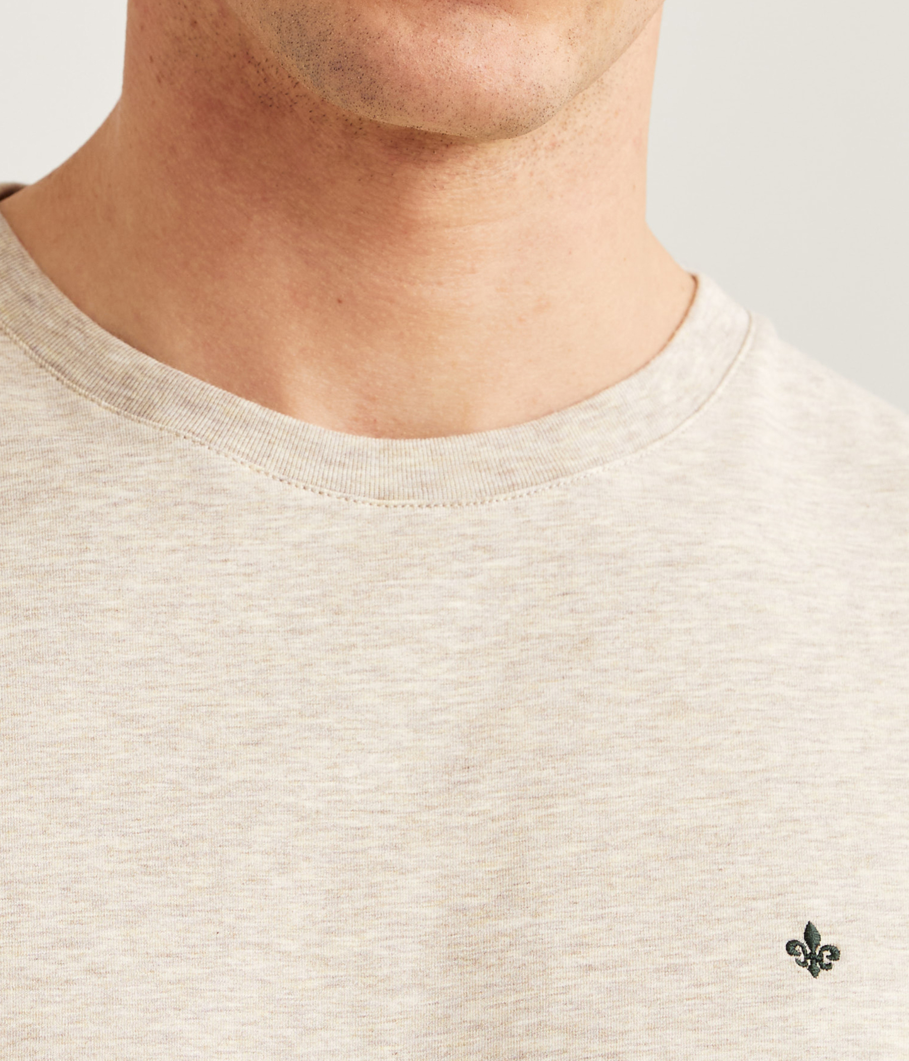 James Tee. (05 Khaki)