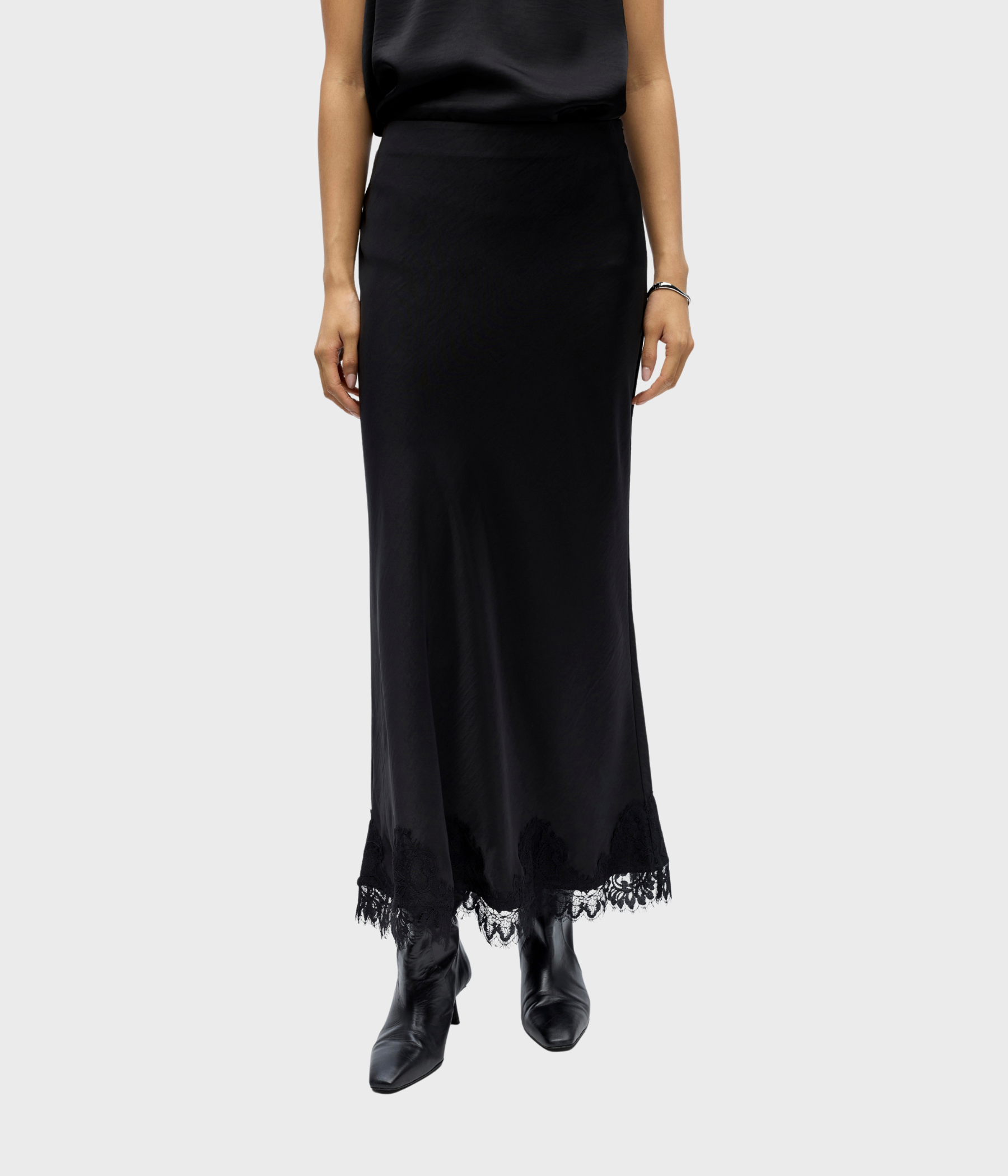 OBJNALINE MW LONG LACE SKIRT (Black)