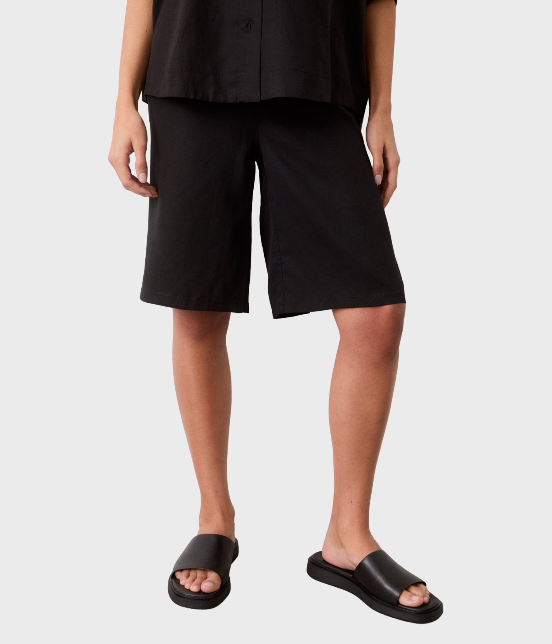 Lyon Shorts (Black)