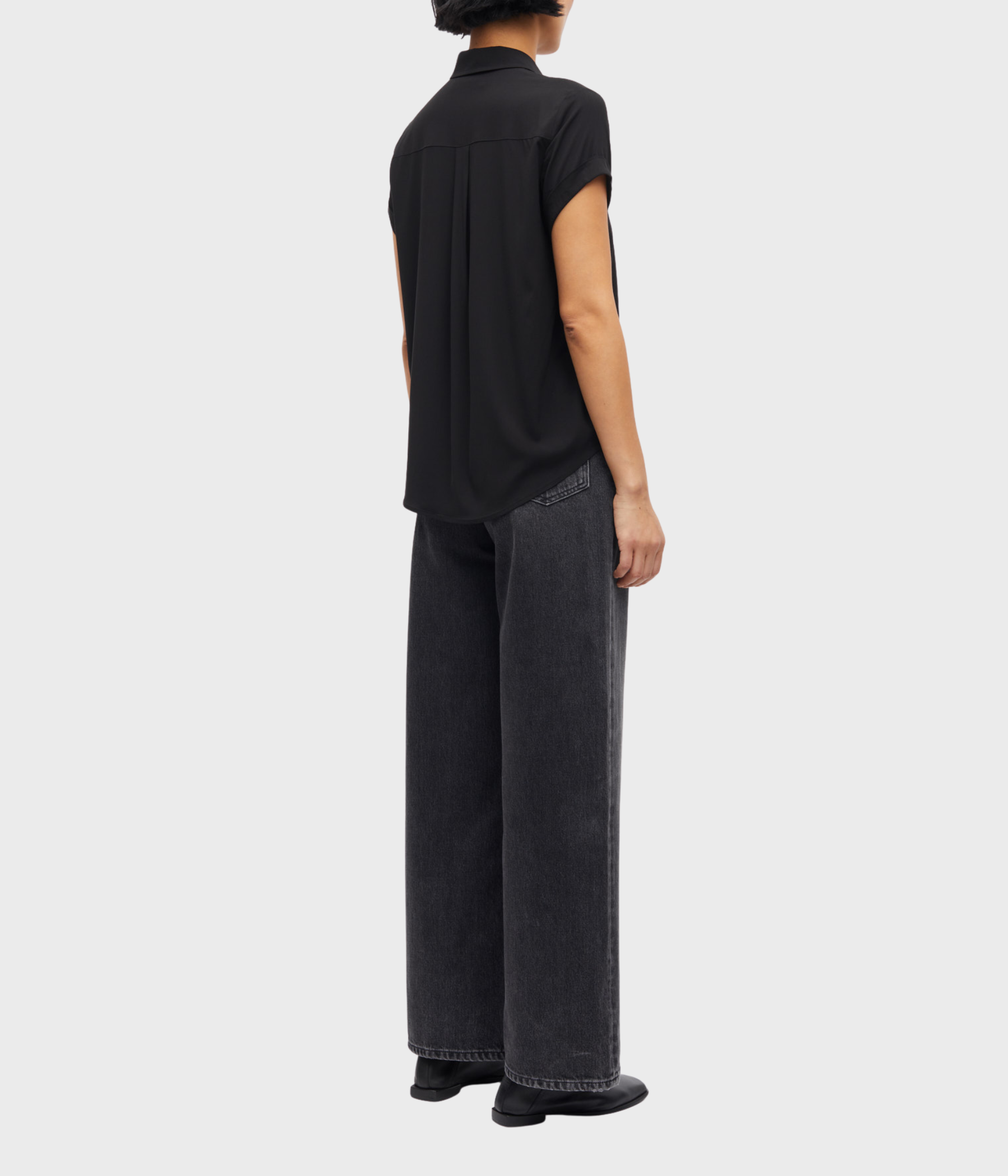 Majan Ss Shirt 9942 (BLACK)