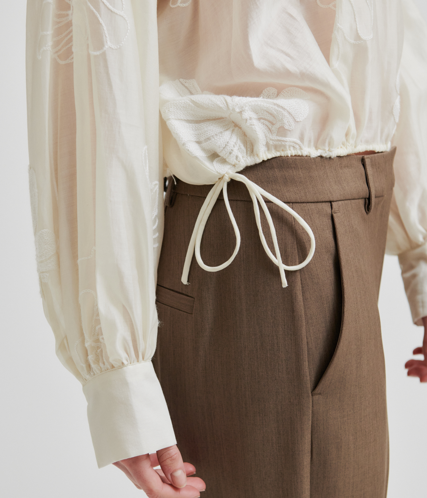 Veria Blouse (0508 Tofu)